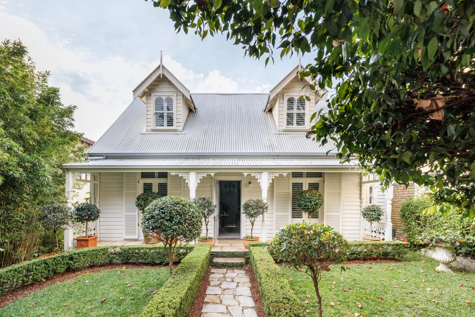 110 Sutherland Street, Paddington Auction by Sydney Sotheby's International Realty - image 1