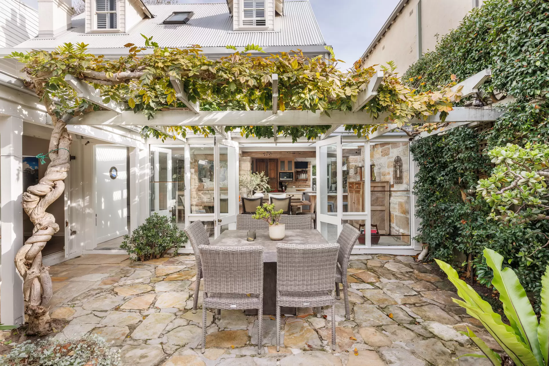 110 Sutherland Street, Paddington Auction by Sydney Sotheby's International Realty - image 1