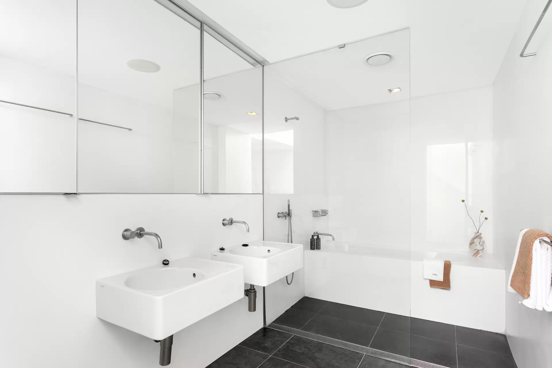 9 Roylston Street, Paddington Auction by Sydney Sotheby's International Realty - image 1