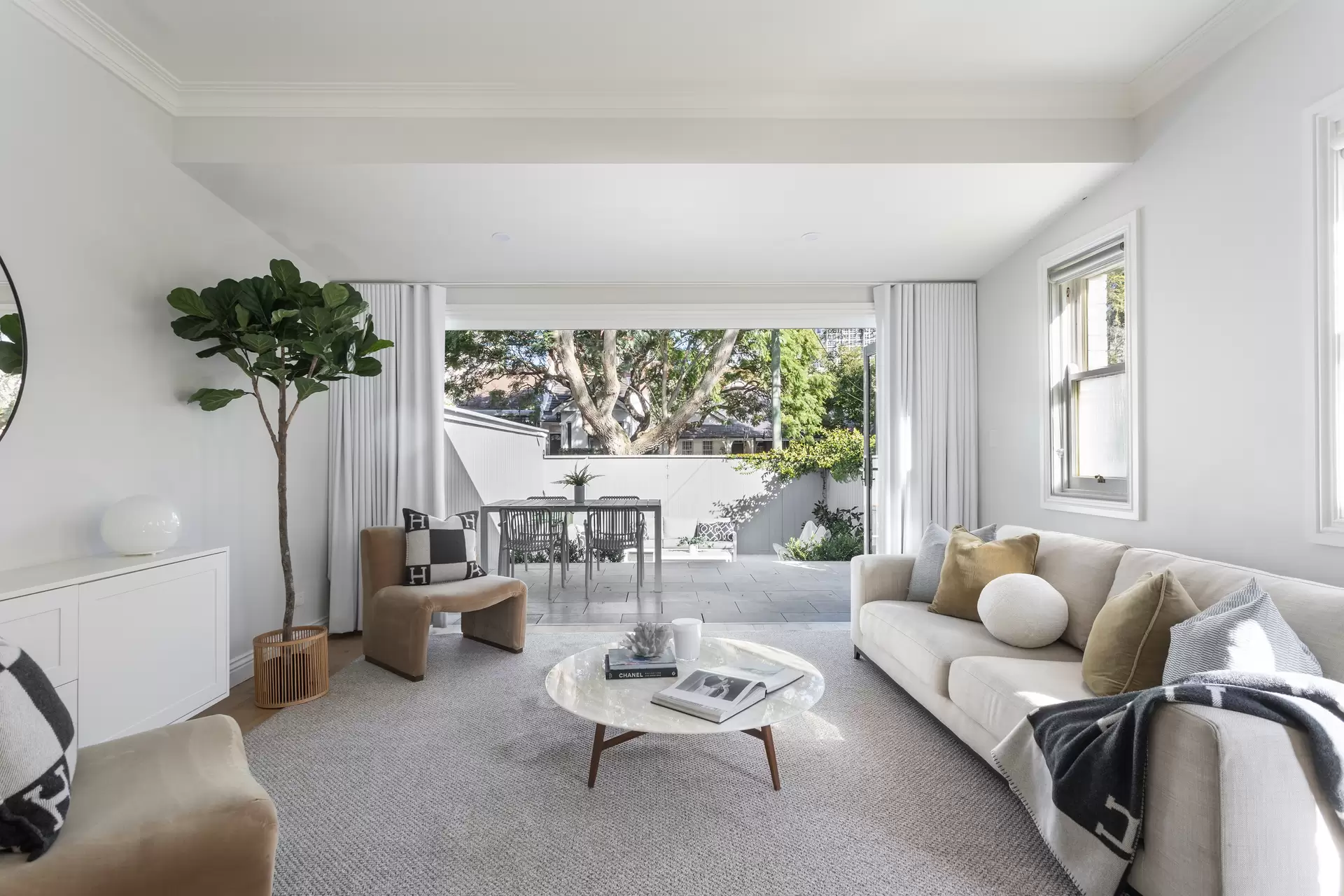 15 View Street, Woollahra Auction by Sydney Sotheby's International Realty - image 1