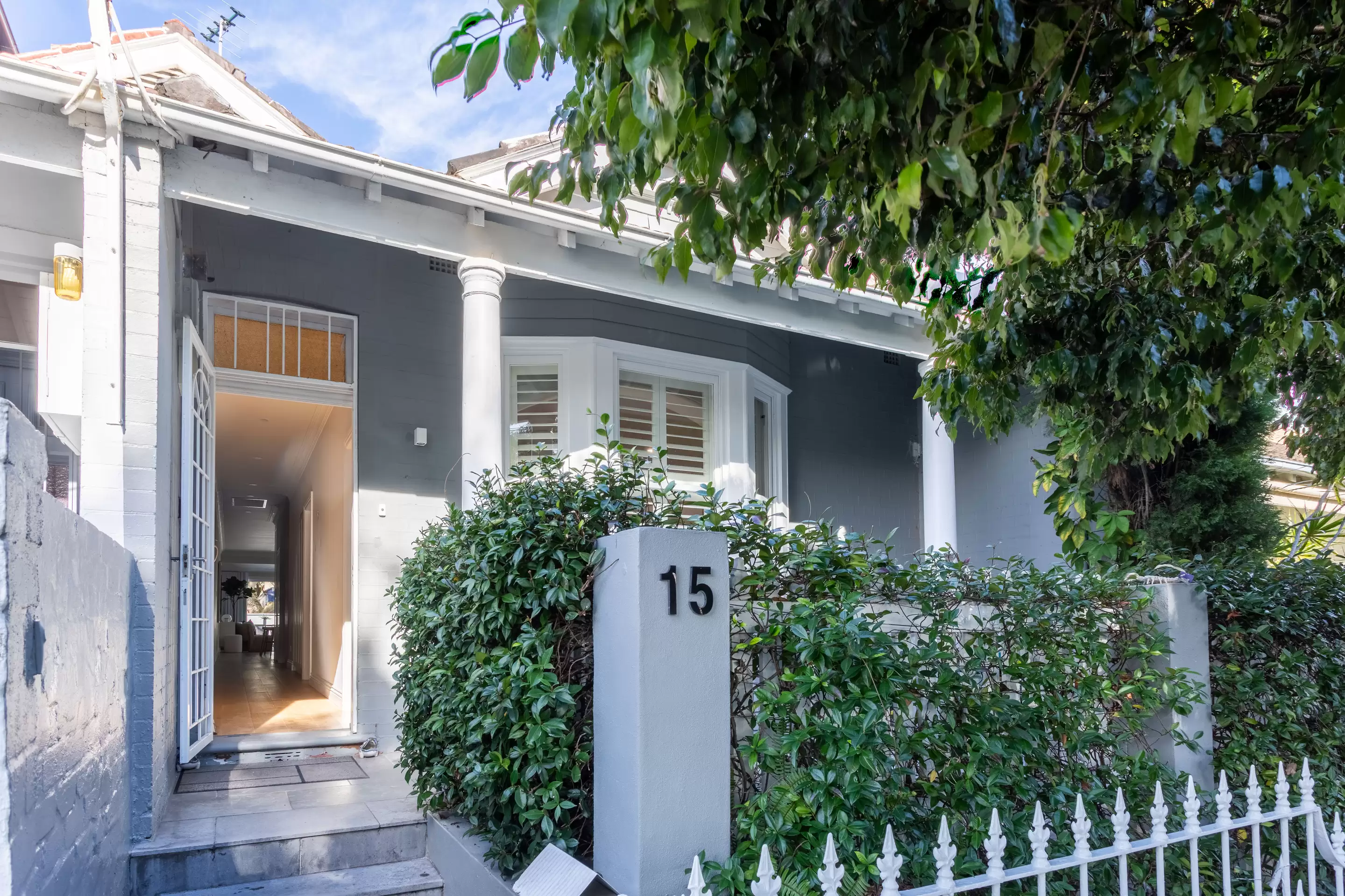 15 View Street, Woollahra Auction by Sydney Sotheby's International Realty - image 1