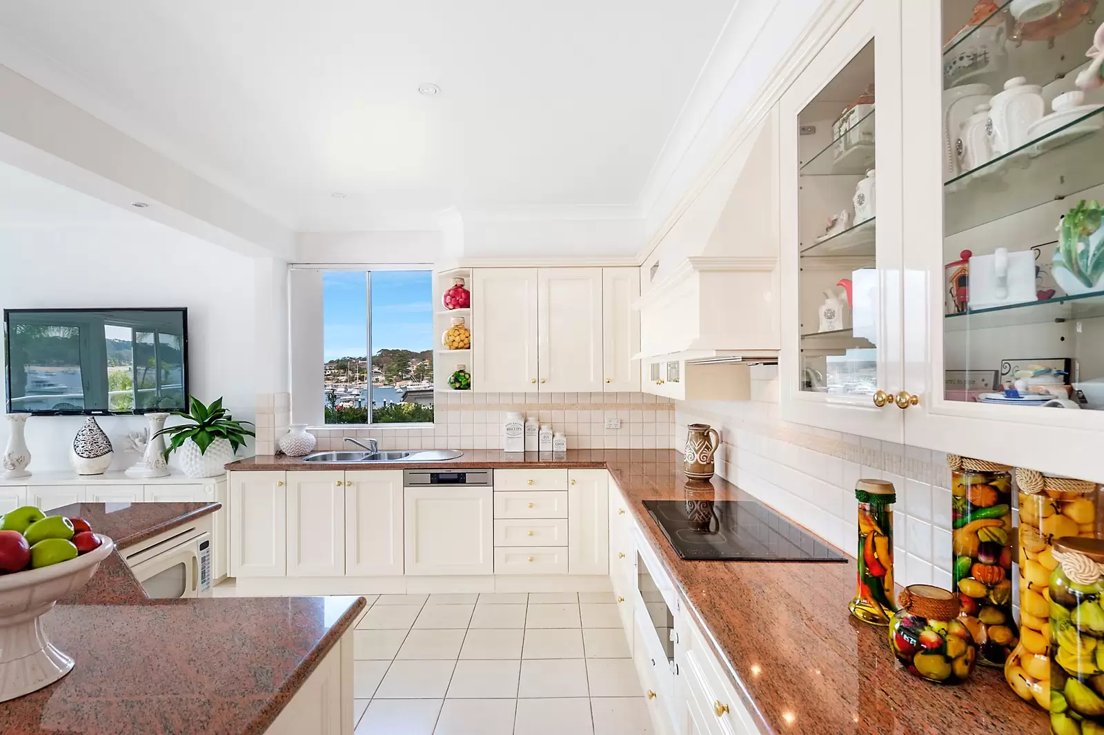 2 Coolangatta Avenue, Burraneer Sold by Sydney Sotheby's International Realty - image 9