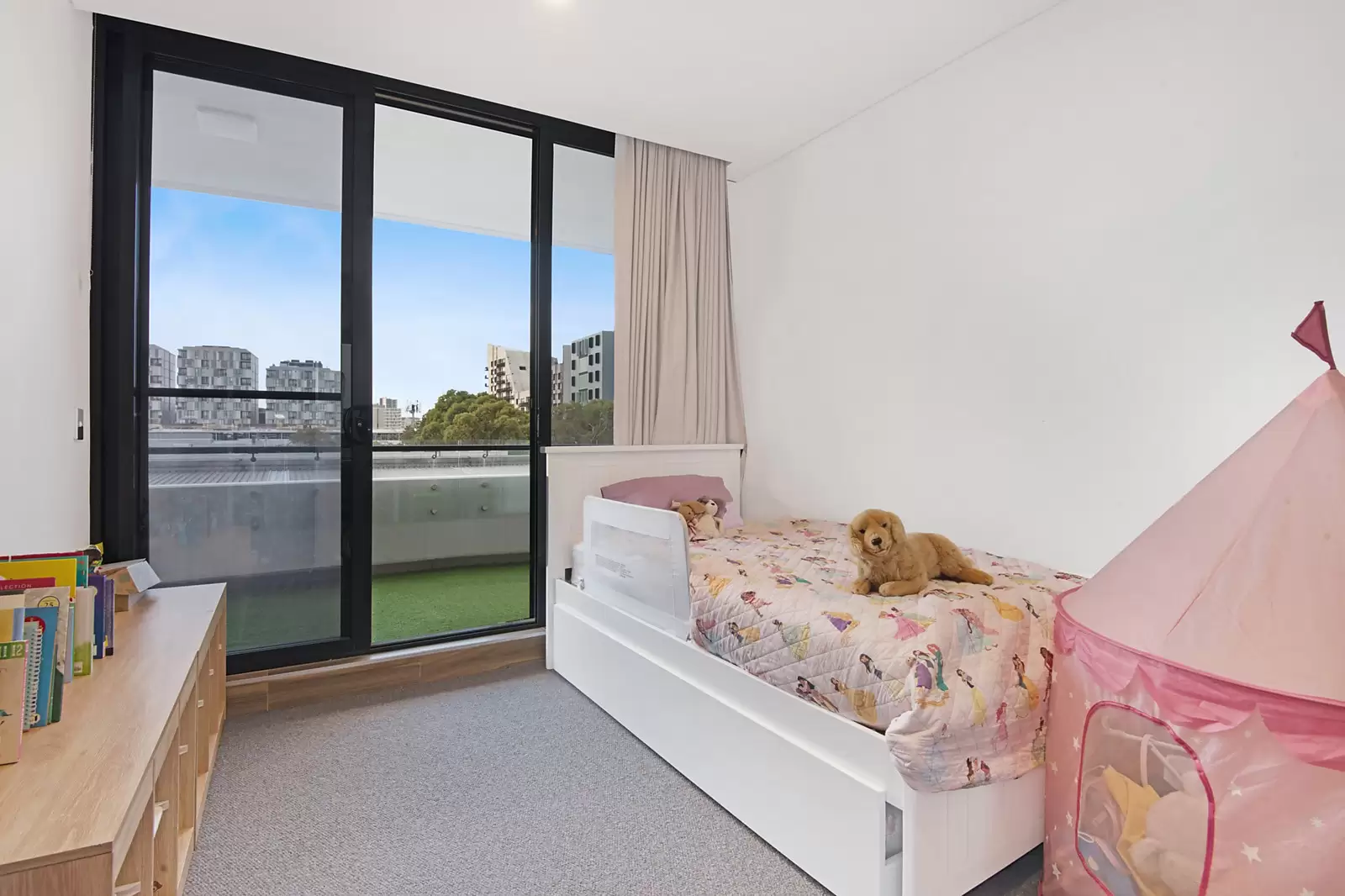 251/102 Dalmeny Avenue, Rosebery Sold by Sydney Sotheby's International Realty - image 3