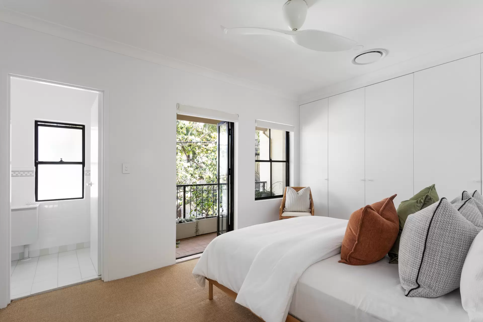 2/269 Riley Street (access Via Little Riley Street), Surry Hills Sold by Sydney Sotheby's International Realty - image 1