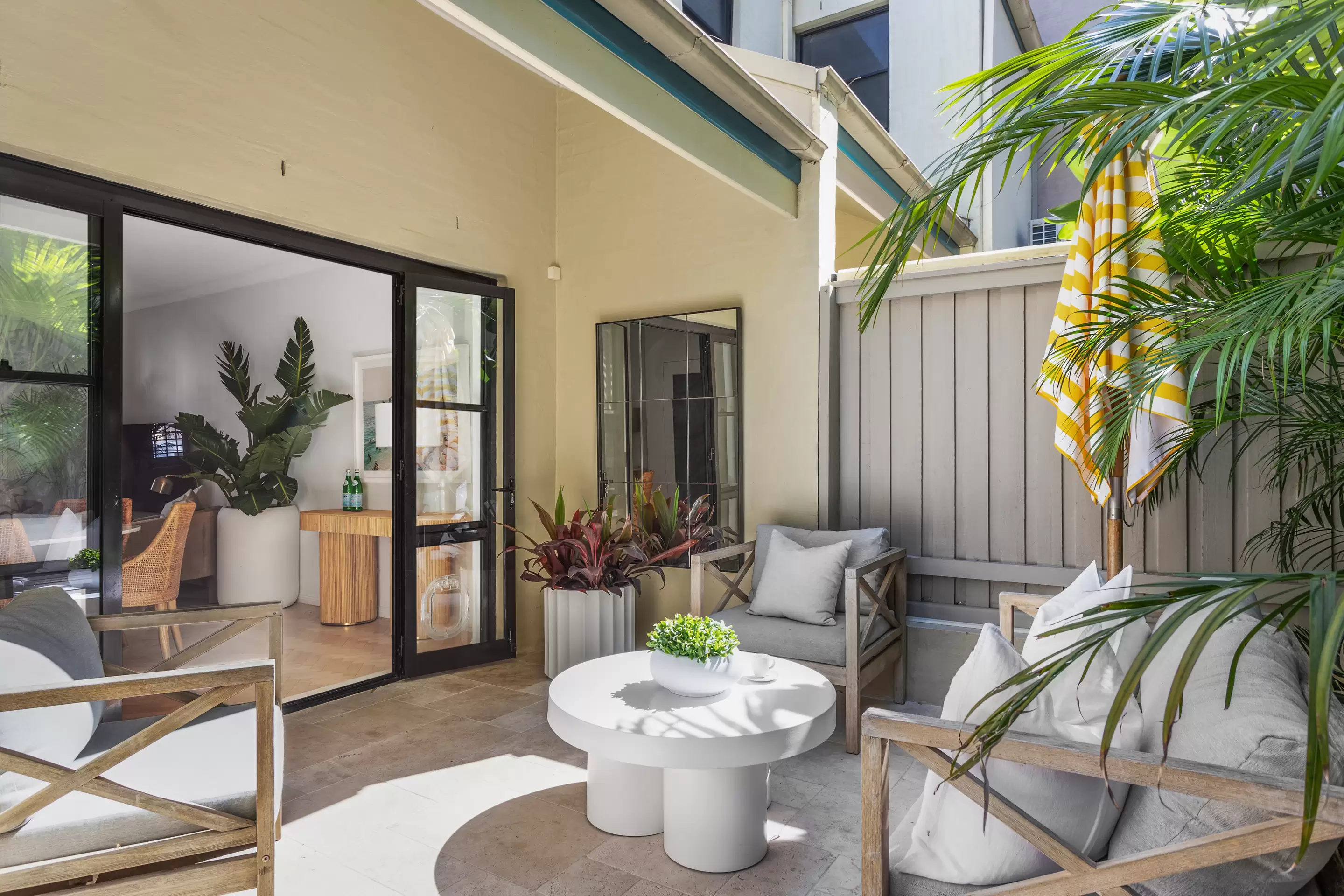 2/269 Riley Street (access Via Little Riley Street), Surry Hills Sold by Sydney Sotheby's International Realty - image 2