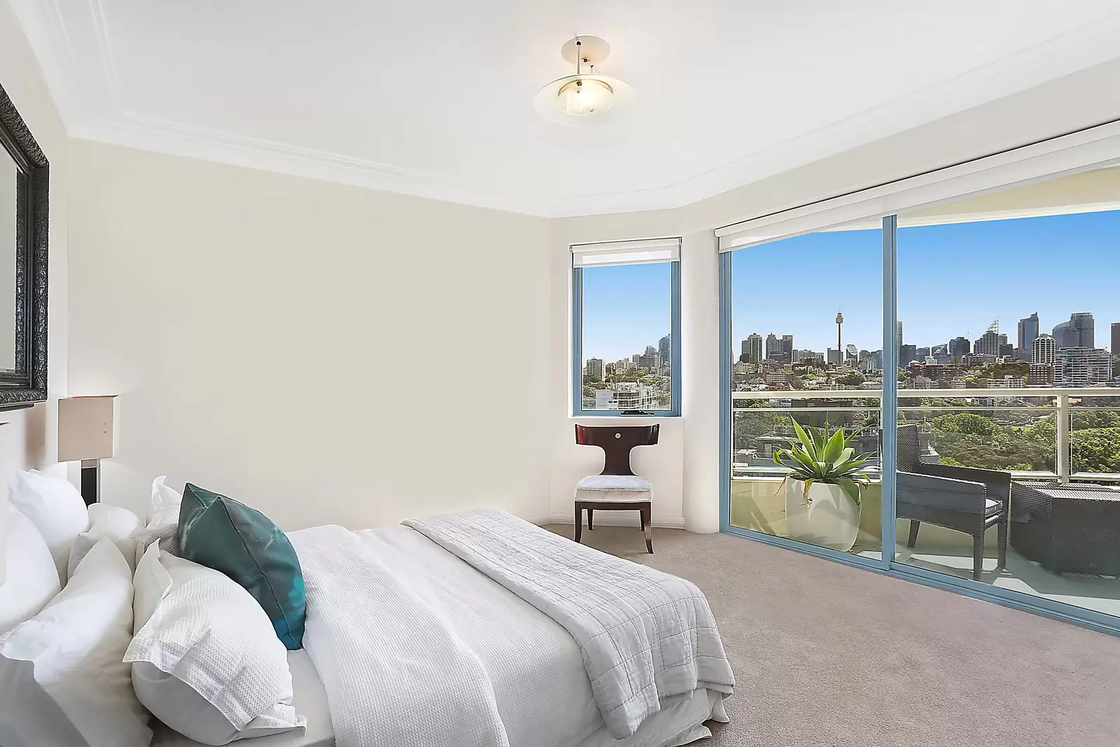 7/6 - 10 Darling Point Road, Darling Point Sold by Sydney Sotheby's International Realty - image 8
