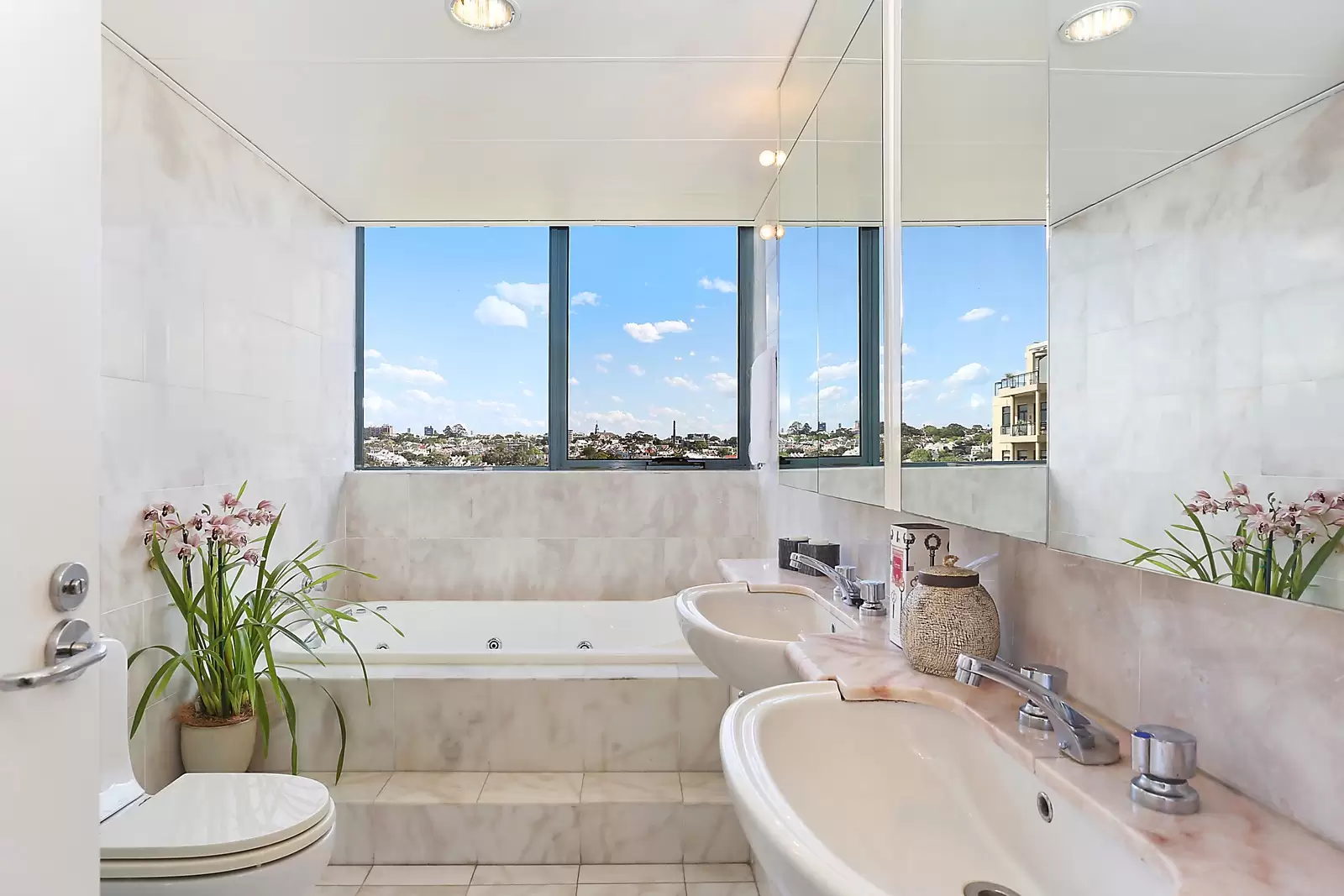 7/6 - 10 Darling Point Road, Darling Point Sold by Sydney Sotheby's International Realty - image 9