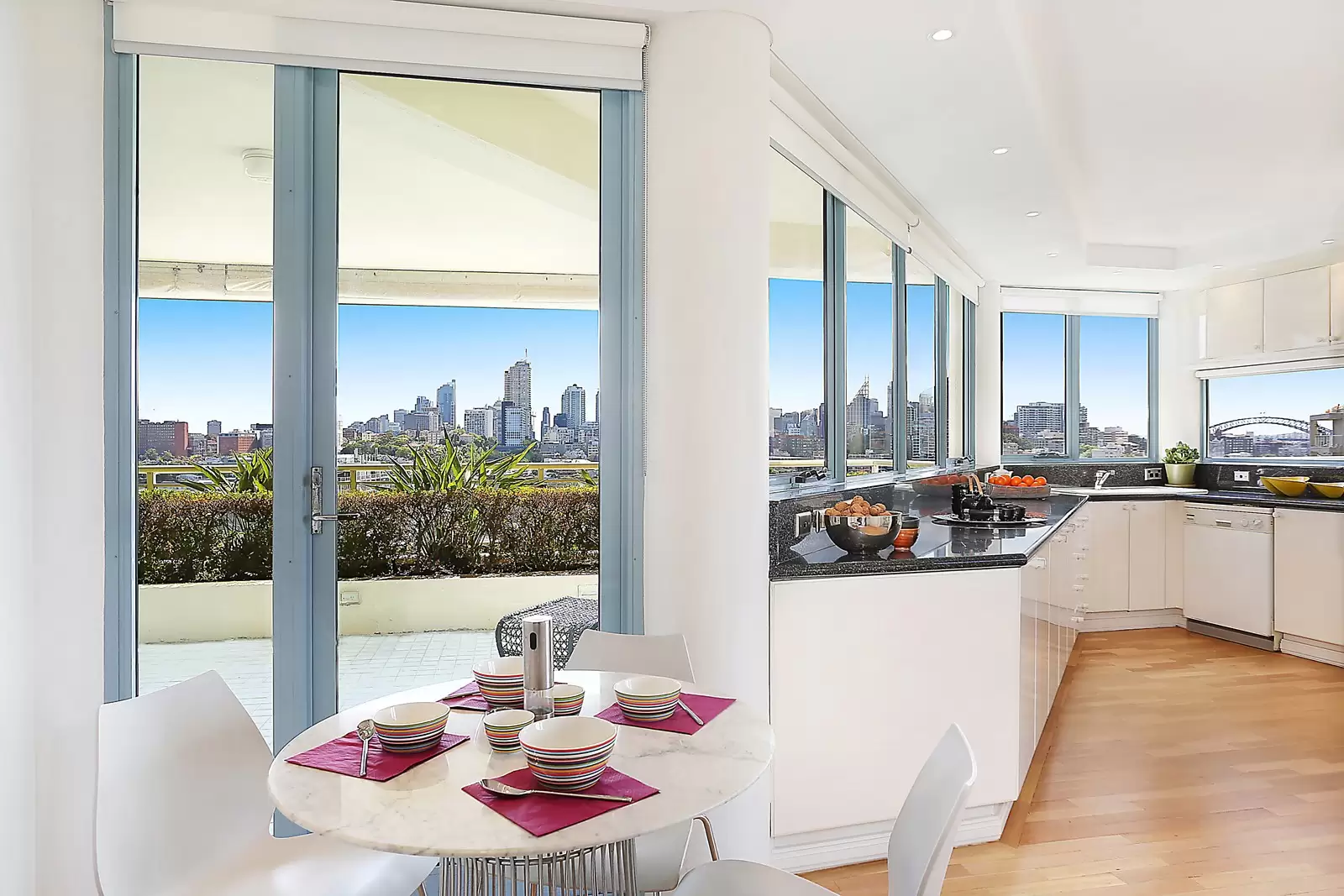 7/6 - 10 Darling Point Road, Darling Point Sold by Sydney Sotheby's International Realty - image 6