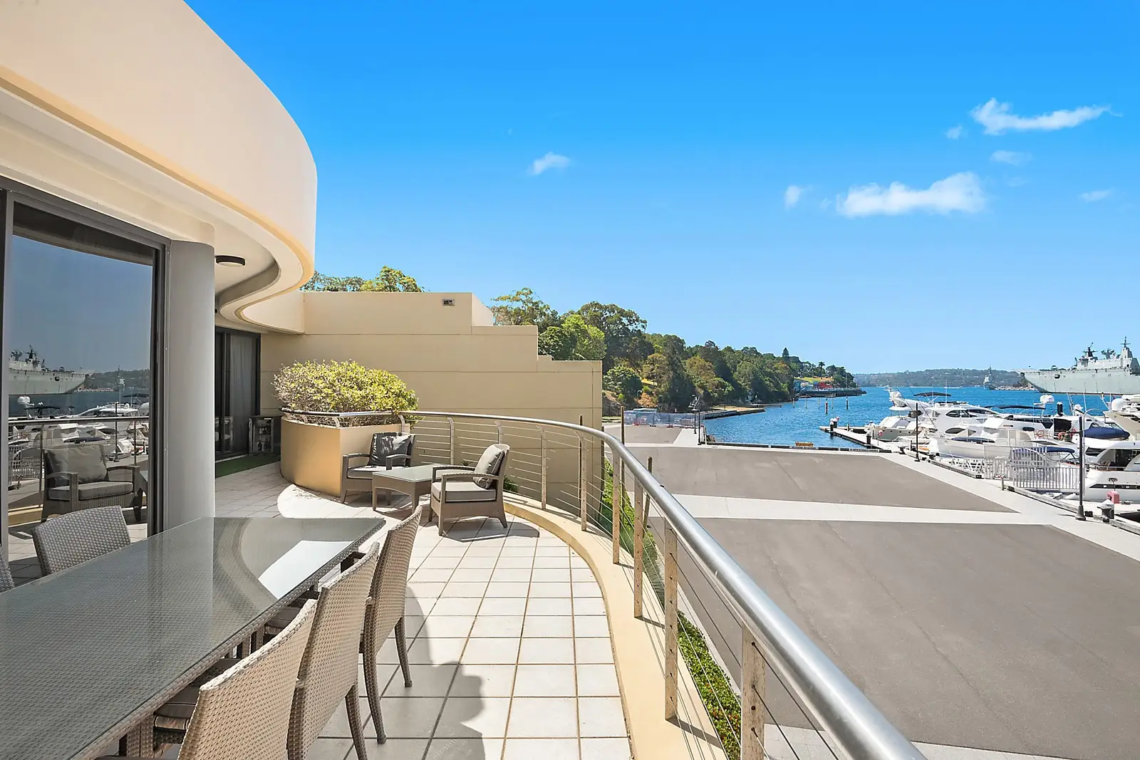 Residence 31 Marina Berth 20, 10 Lincoln Crescent, Woolloomooloo Sold by Sydney Sotheby's International Realty - image 2