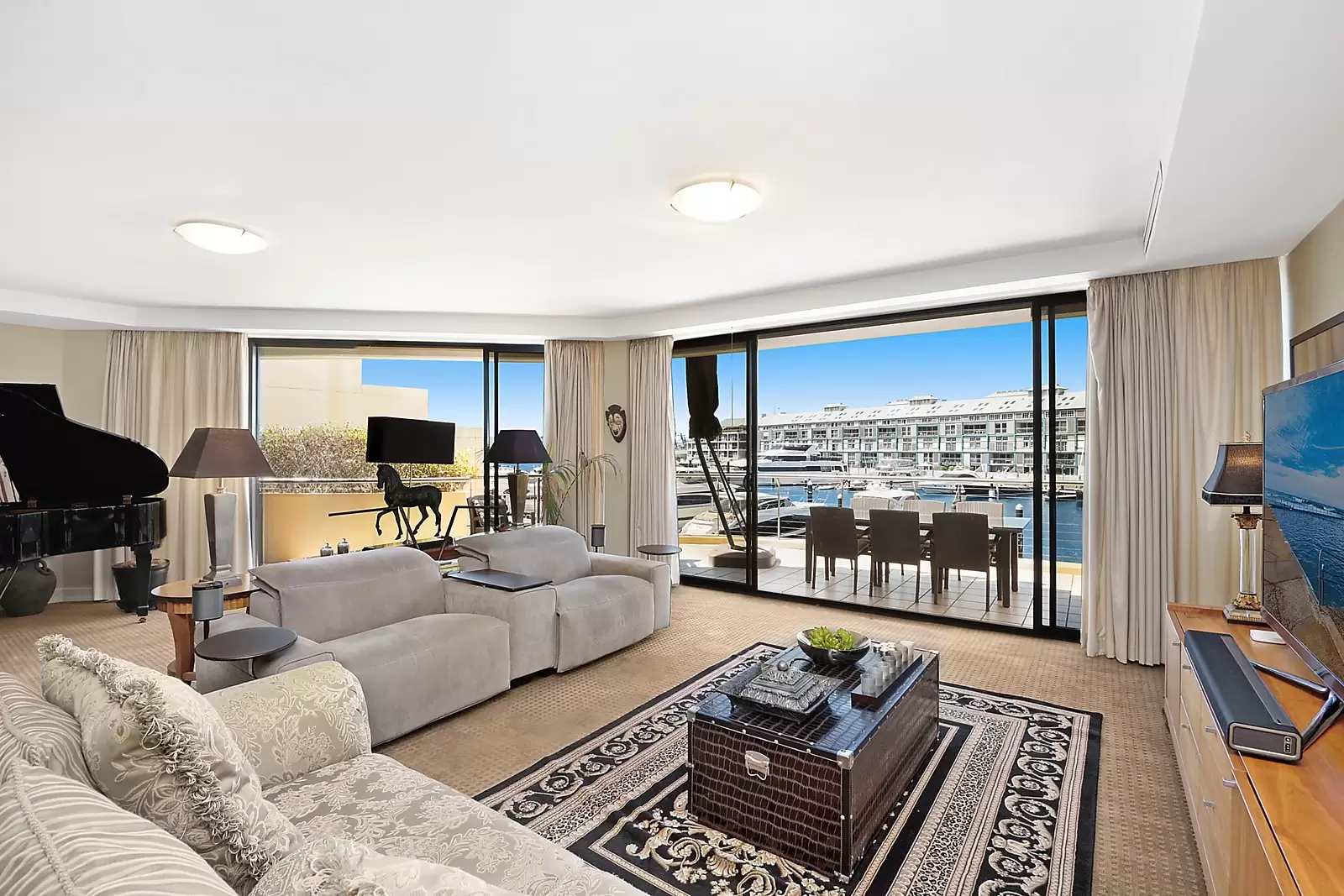 Residence 31 Marina Berth 20, 10 Lincoln Crescent, Woolloomooloo Sold by Sydney Sotheby's International Realty - image 4