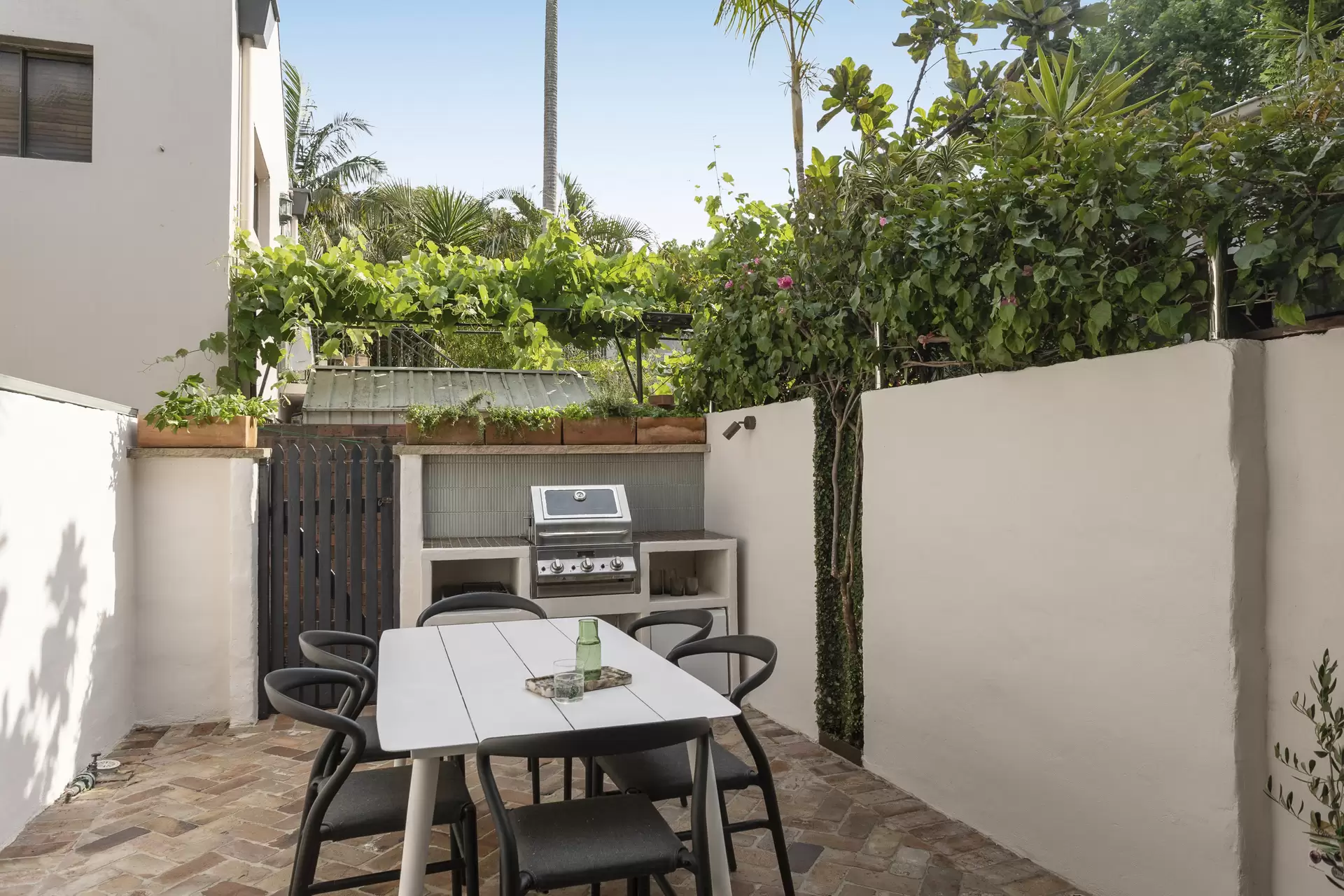 23 Phelps Street, Surry Hills Sold by Sydney Sotheby's International Realty - image 1