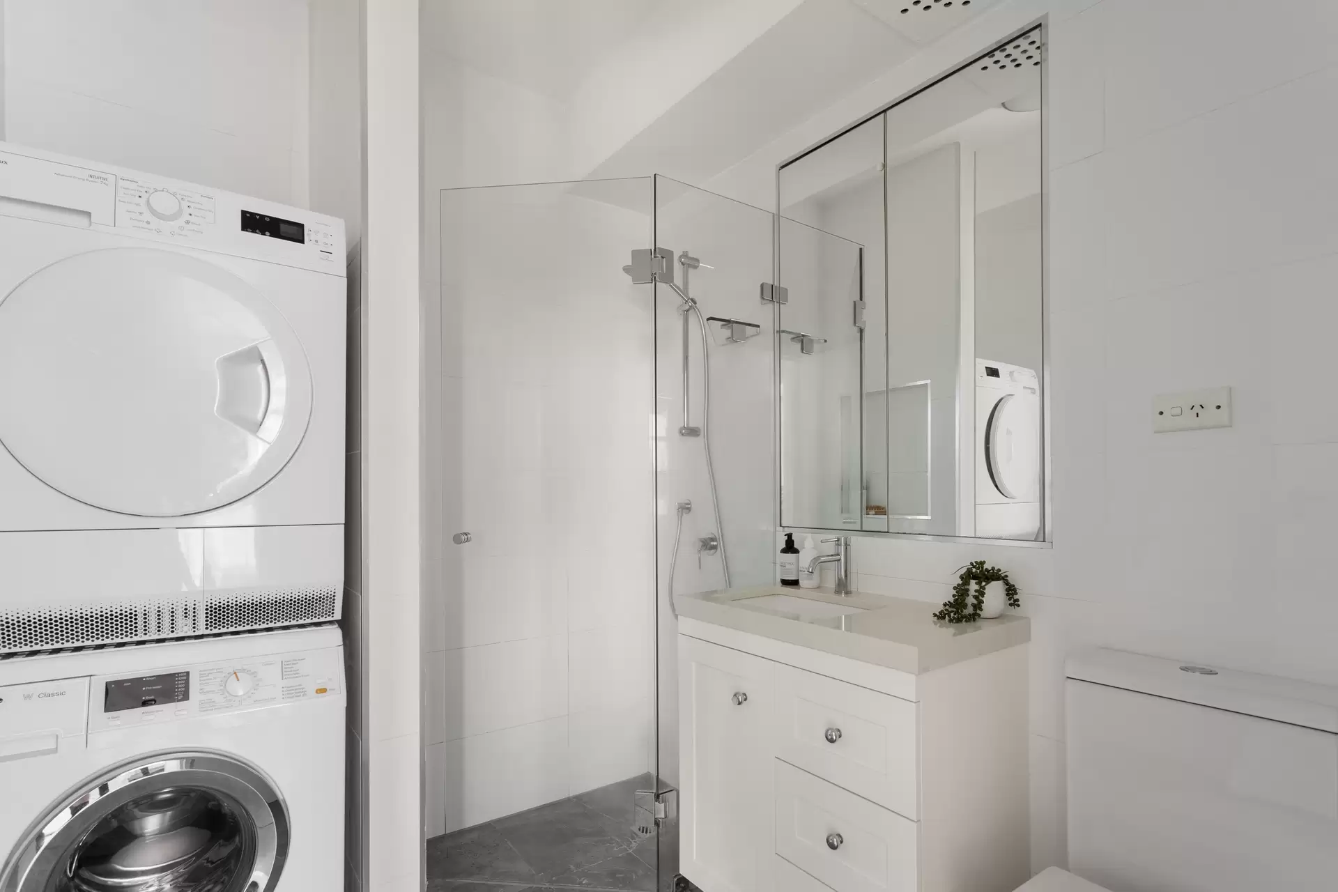 41/204 Jersey Road, Woollahra Sold by Sydney Sotheby's International Realty - image 1