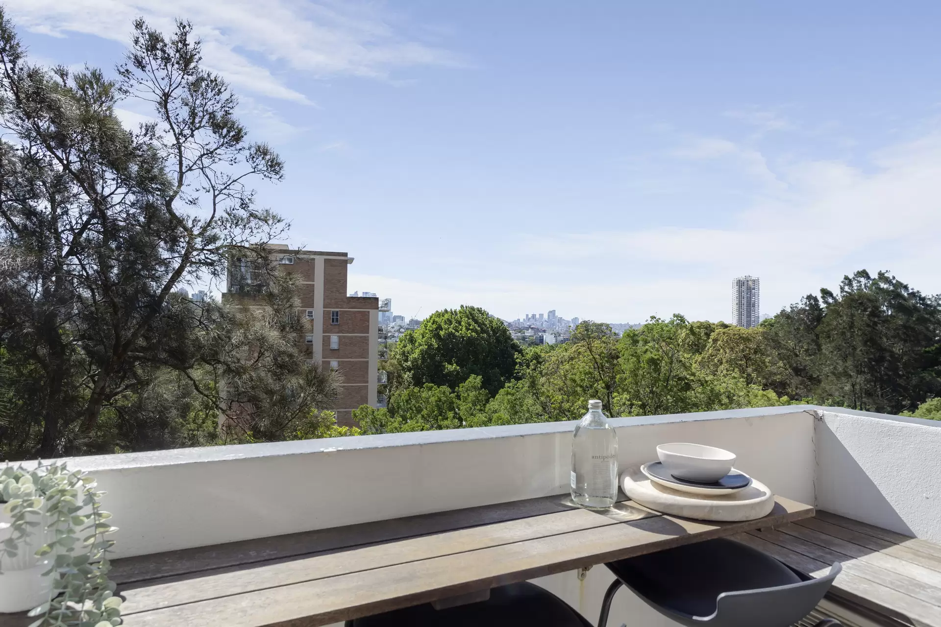 41/204 Jersey Road, Woollahra Sold by Sydney Sotheby's International Realty - image 1