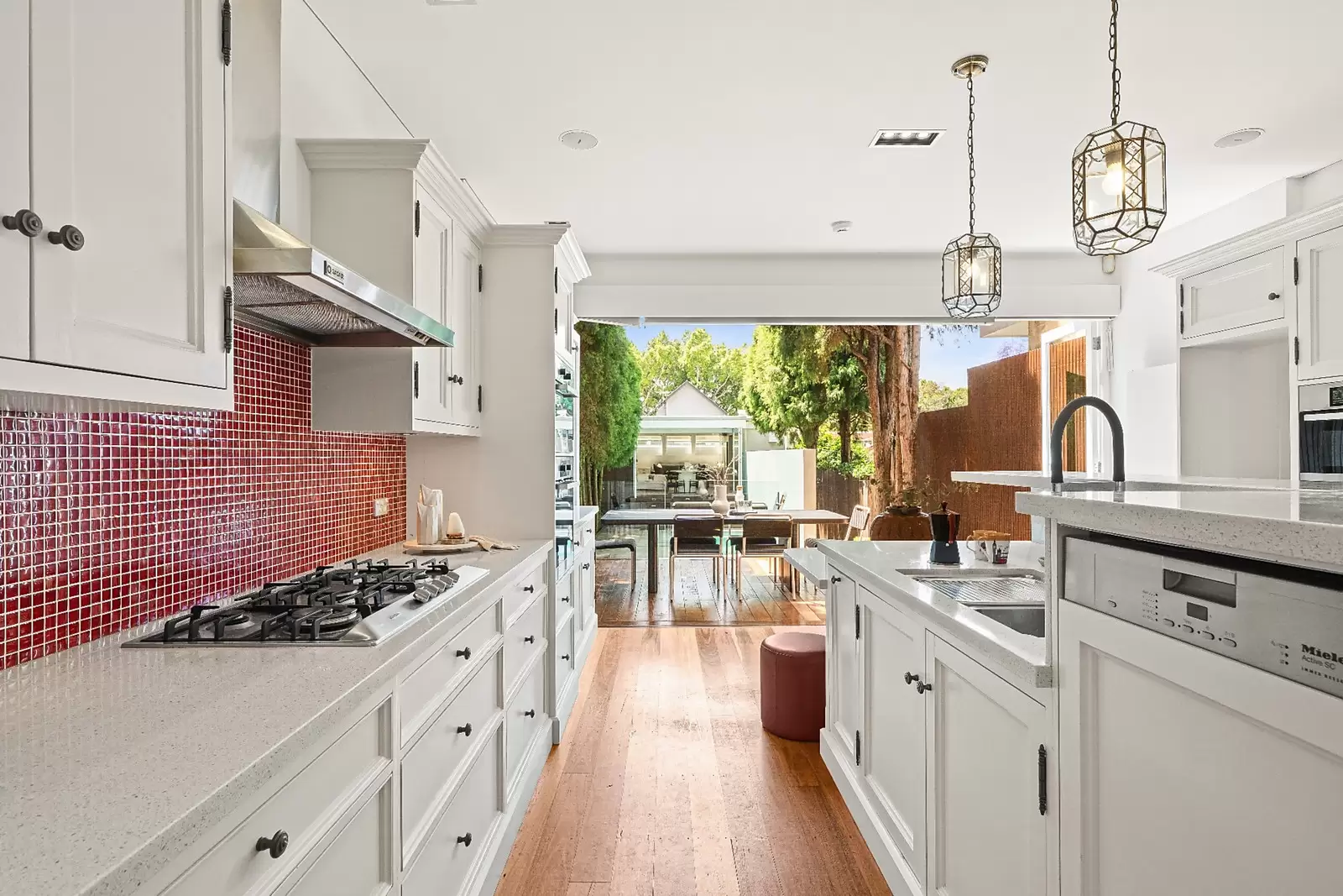 31 Ashton Street, Queens Park Sold by Sydney Sotheby's International Realty - image 2