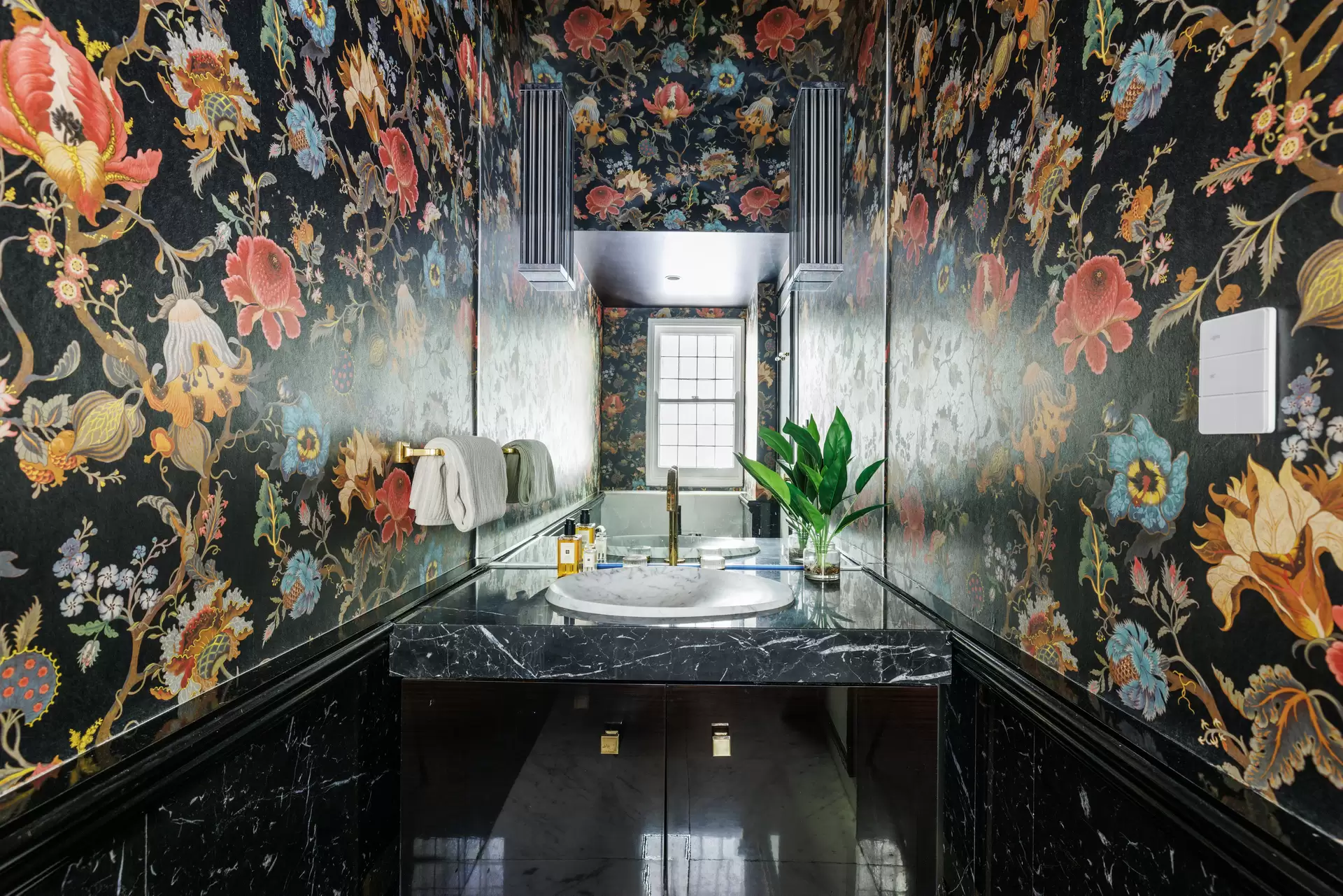 1/24 Rosemont Avenue, Woollahra Sold by Sydney Sotheby's International Realty - image 1