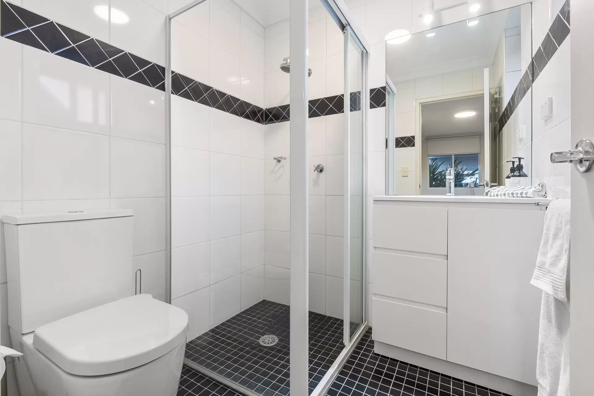 56/27 Palmer Street, Woolloomooloo Sold by Sydney Sotheby's International Realty - image 1