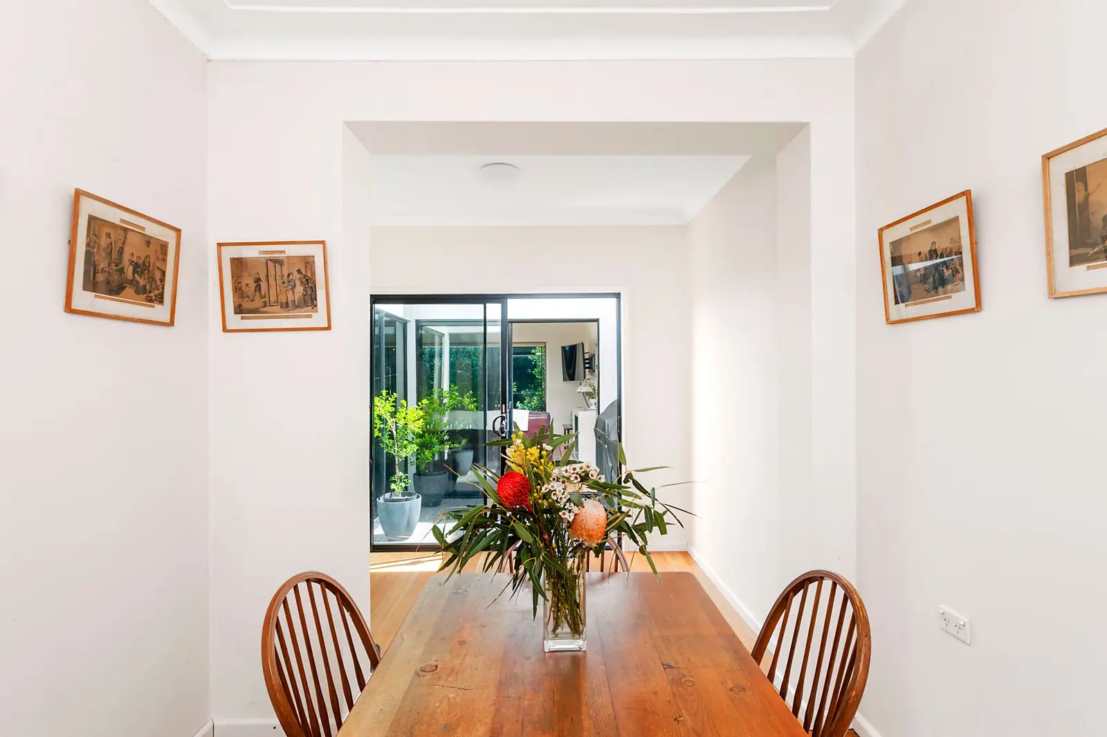 6 Kenny Avenue, Chifley Sold by Sydney Sotheby's International Realty - image 3