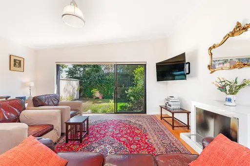 6 Kenny Avenue, Chifley Sold by Sydney Sotheby's International Realty