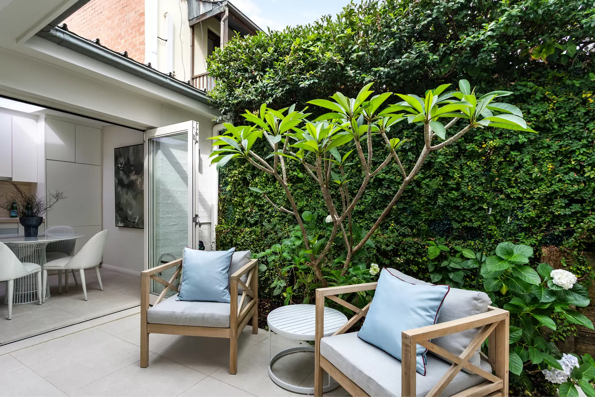 17 Hargrave Lane, Paddington Auction by Sydney Sotheby's International Realty - image 1