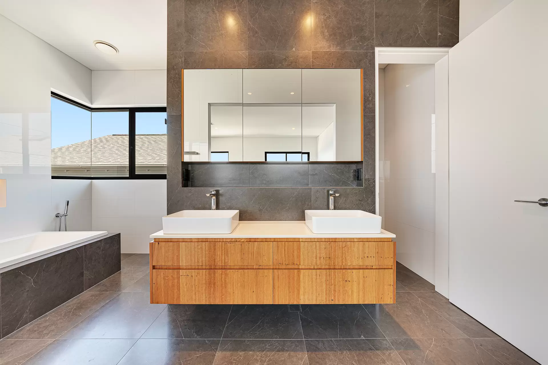 7 Denning Street, South Coogee Auction by Sydney Sotheby's International Realty - image 9