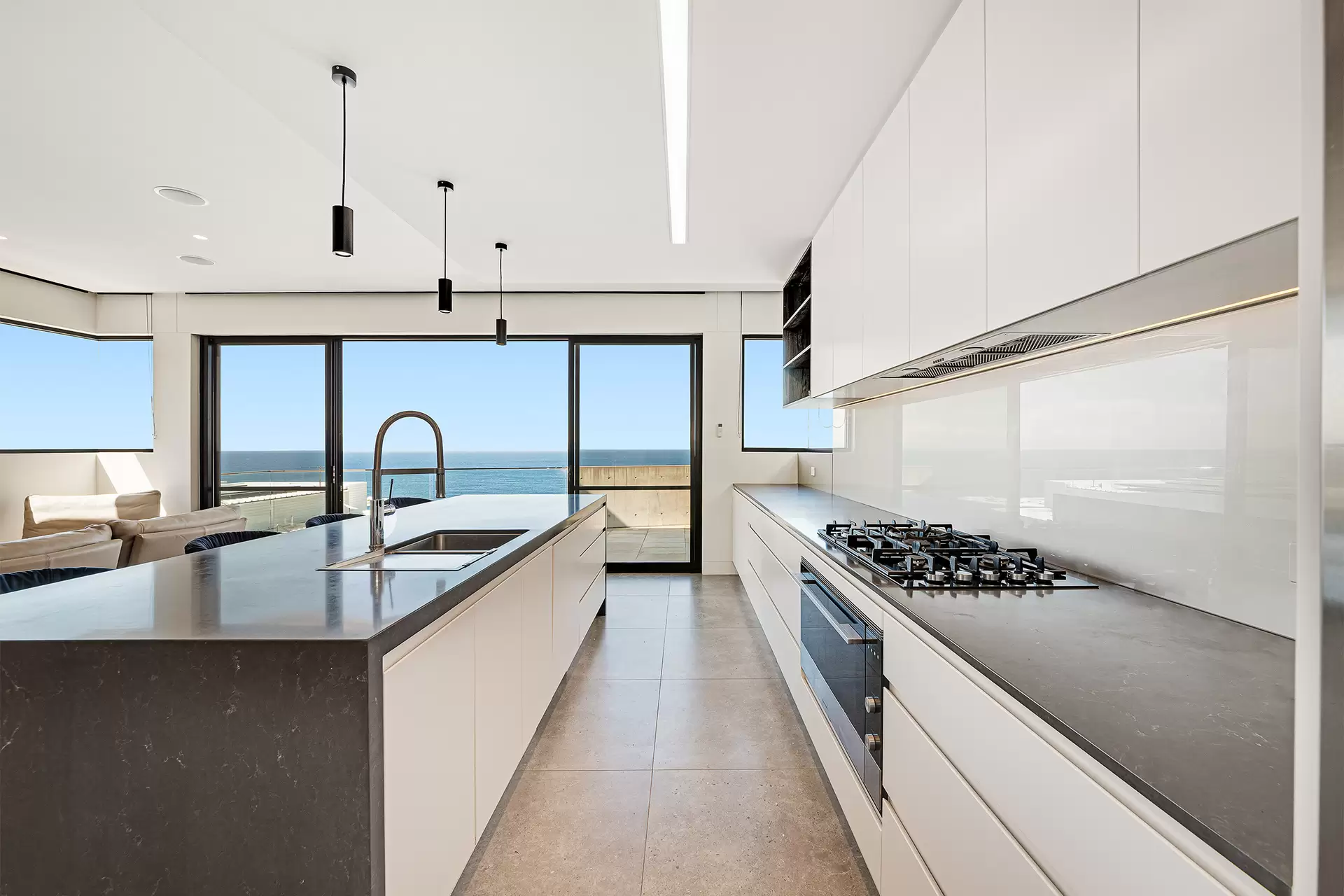 7 Denning Street, South Coogee Auction by Sydney Sotheby's International Realty - image 3