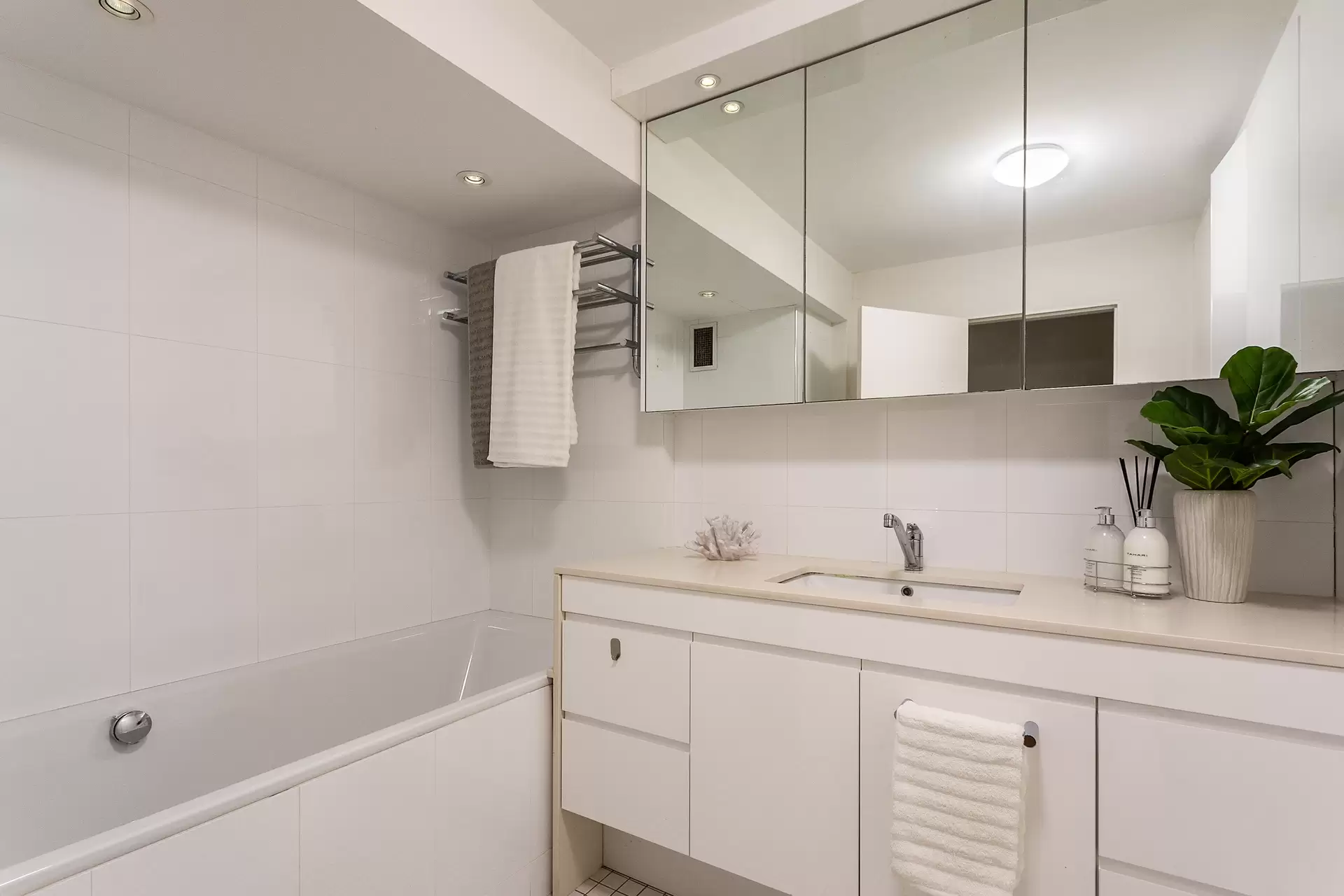 38/110 Cascade Street, Paddington Sold by Sydney Sotheby's International Realty - image 1