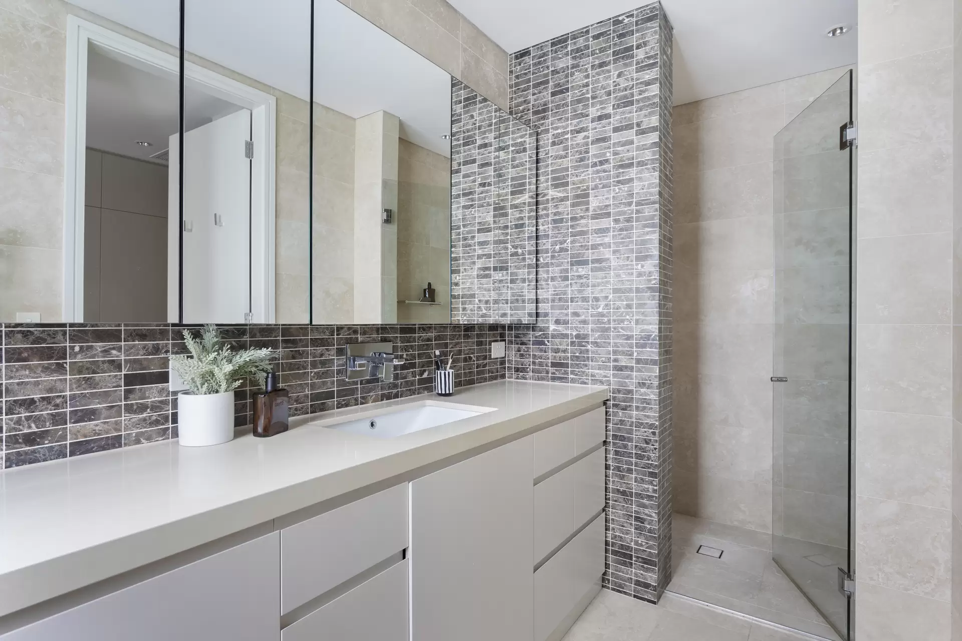 142 Hargrave Street, Paddington Sold by Sydney Sotheby's International Realty - image 1