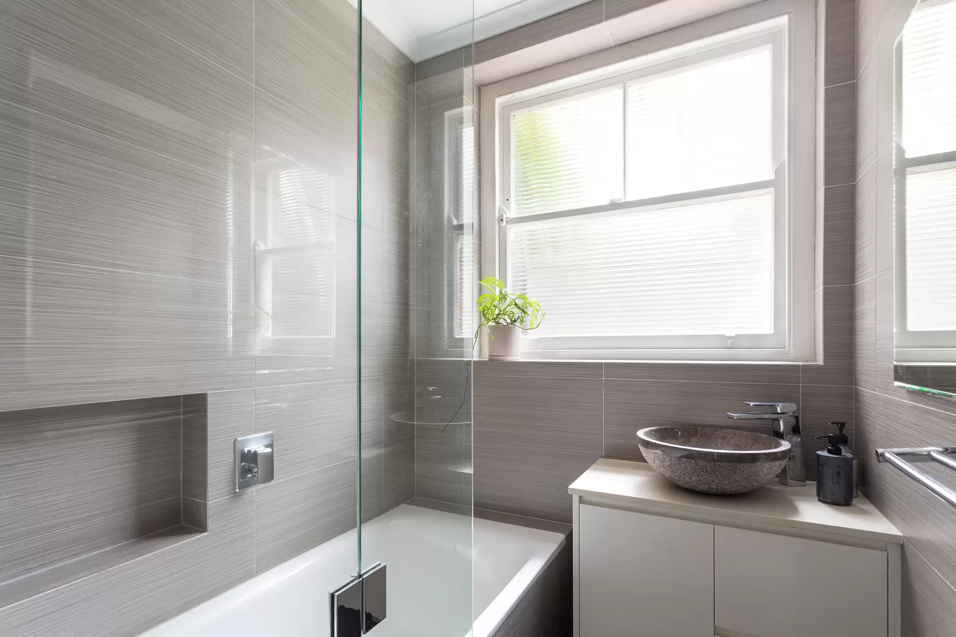 3/22 Ocean Avenue, Double Bay Auction by Sydney Sotheby's International Realty - image 1