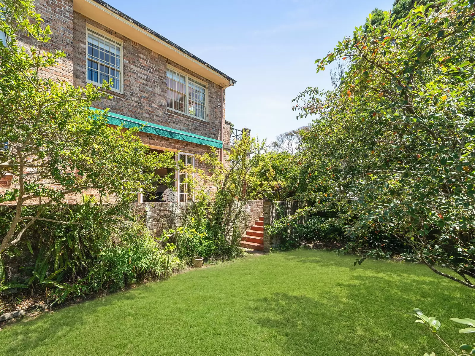 11 Wentworth Road, Vaucluse For Sale by Sydney Sotheby's International Realty - image 2