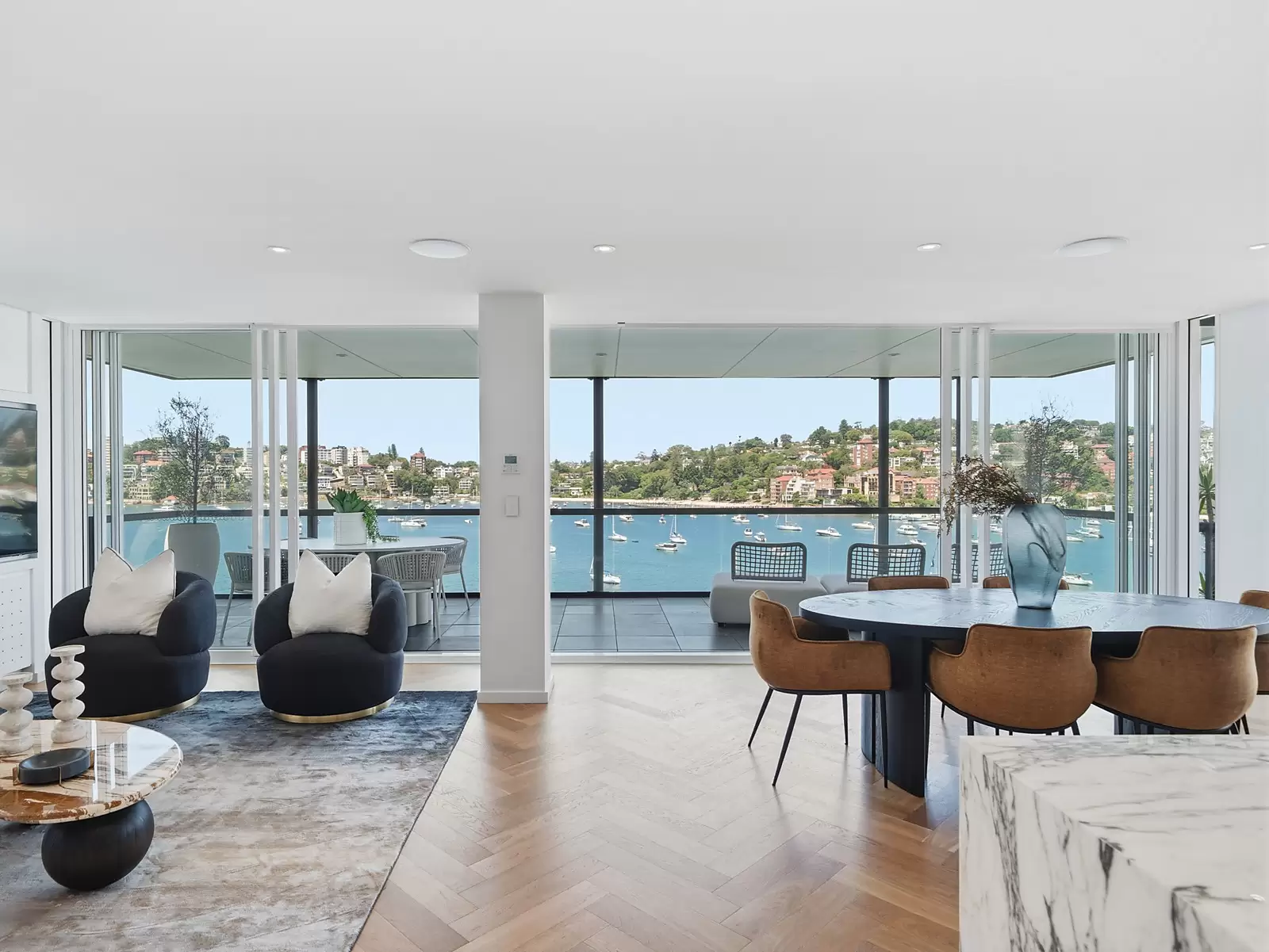 3/19 Sutherland Crescent, Darling Point Auction by Sydney Sotheby's International Realty - image 2