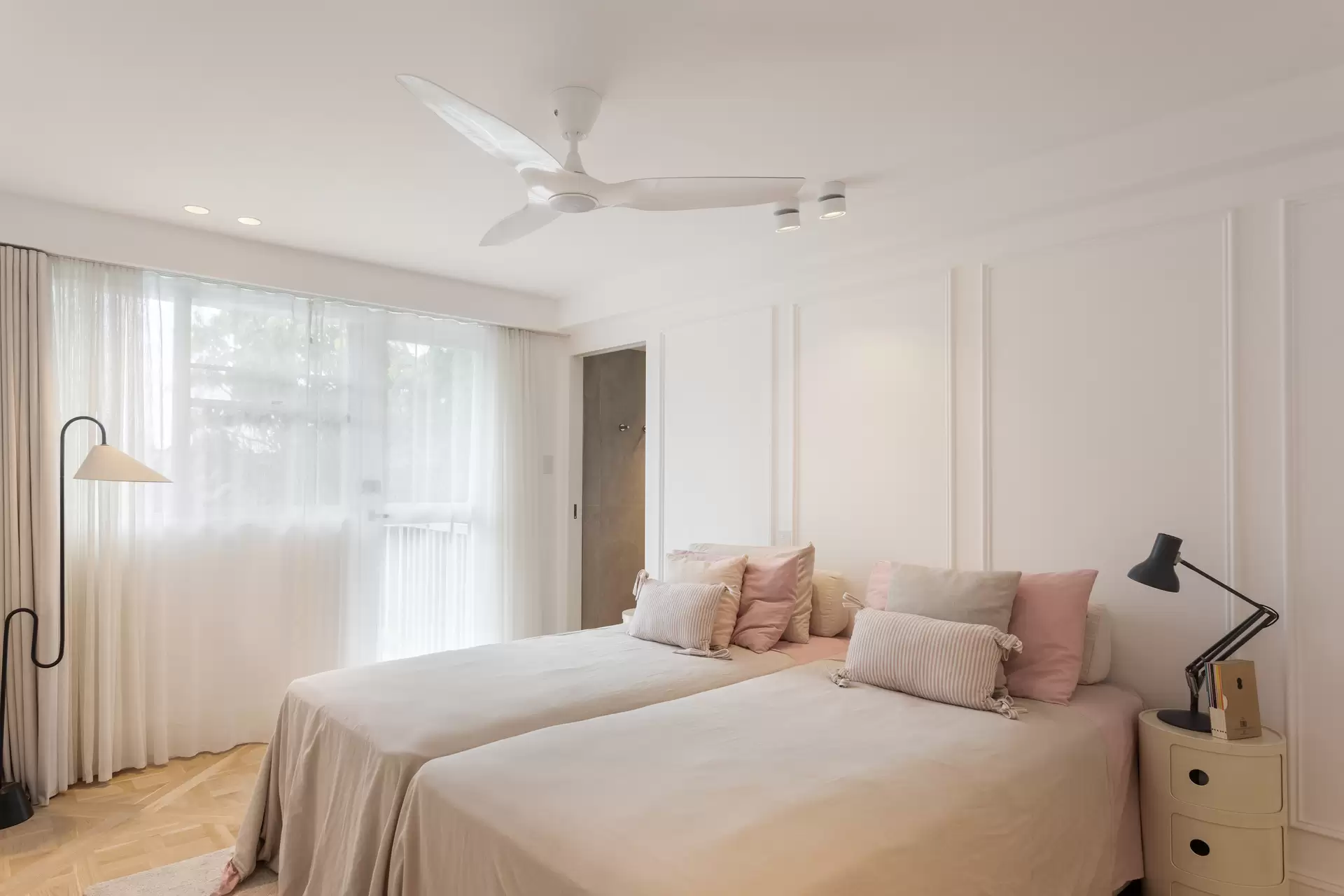 15/4 Mitchell Road, Darling Point For Sale by Sydney Sotheby's International Realty - image 1