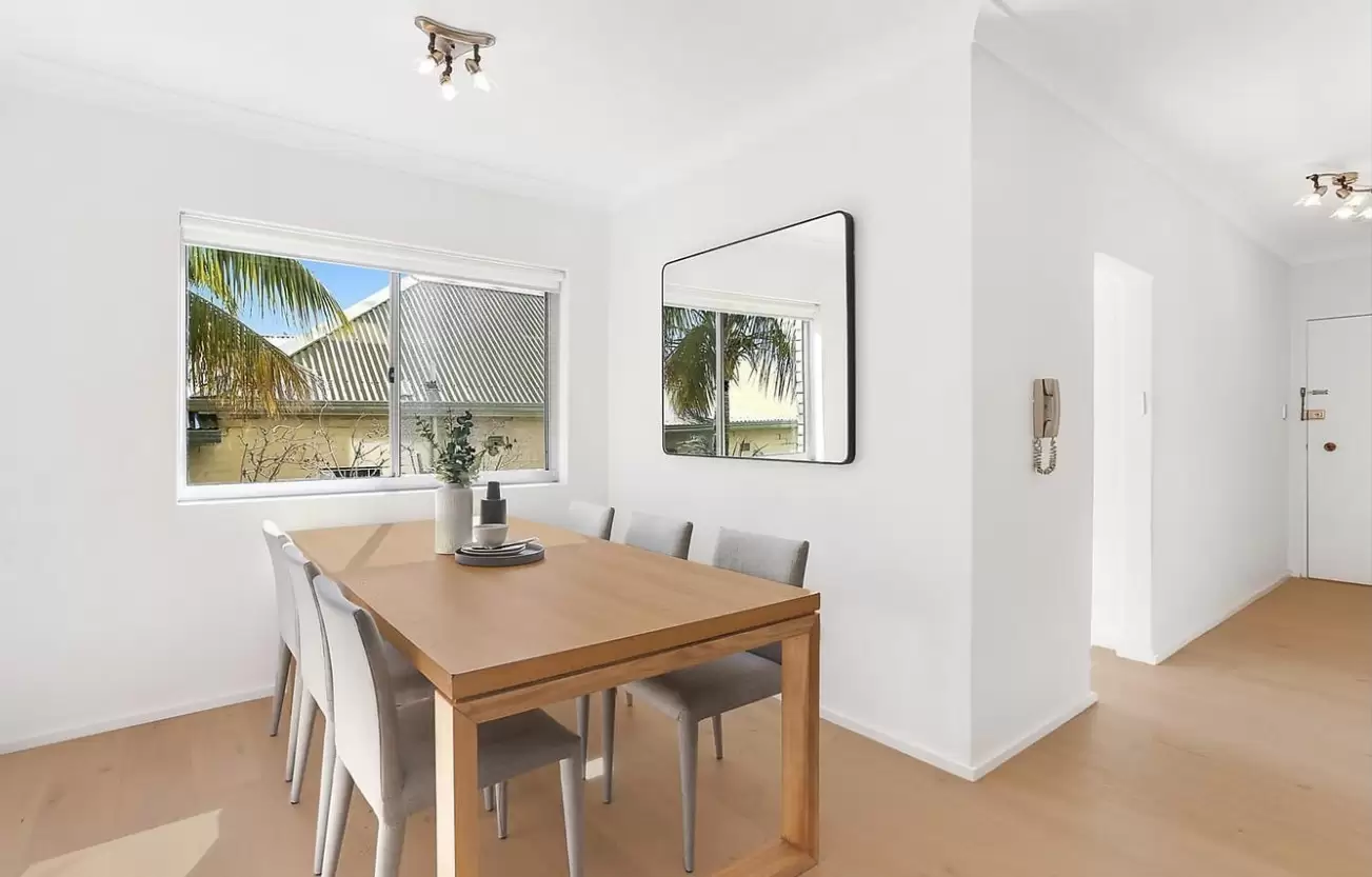 1/227 Oberon Street, Coogee Sold by Sydney Sotheby's International Realty - image 2