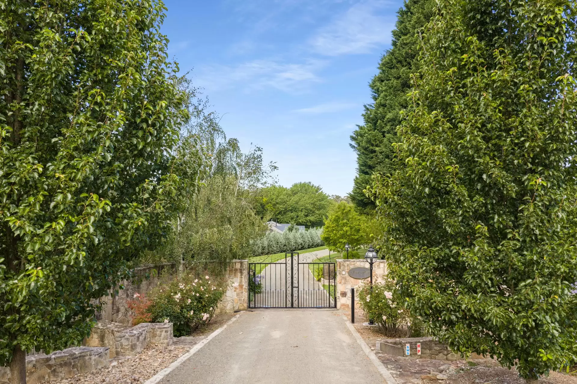 11 Evelyn Avenue, Bundanoon For Sale by Sydney Sotheby's International Realty - image 2