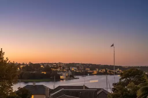 6/2 Elamang Avenue, Kirribilli Auction by Sydney Sotheby's International Realty