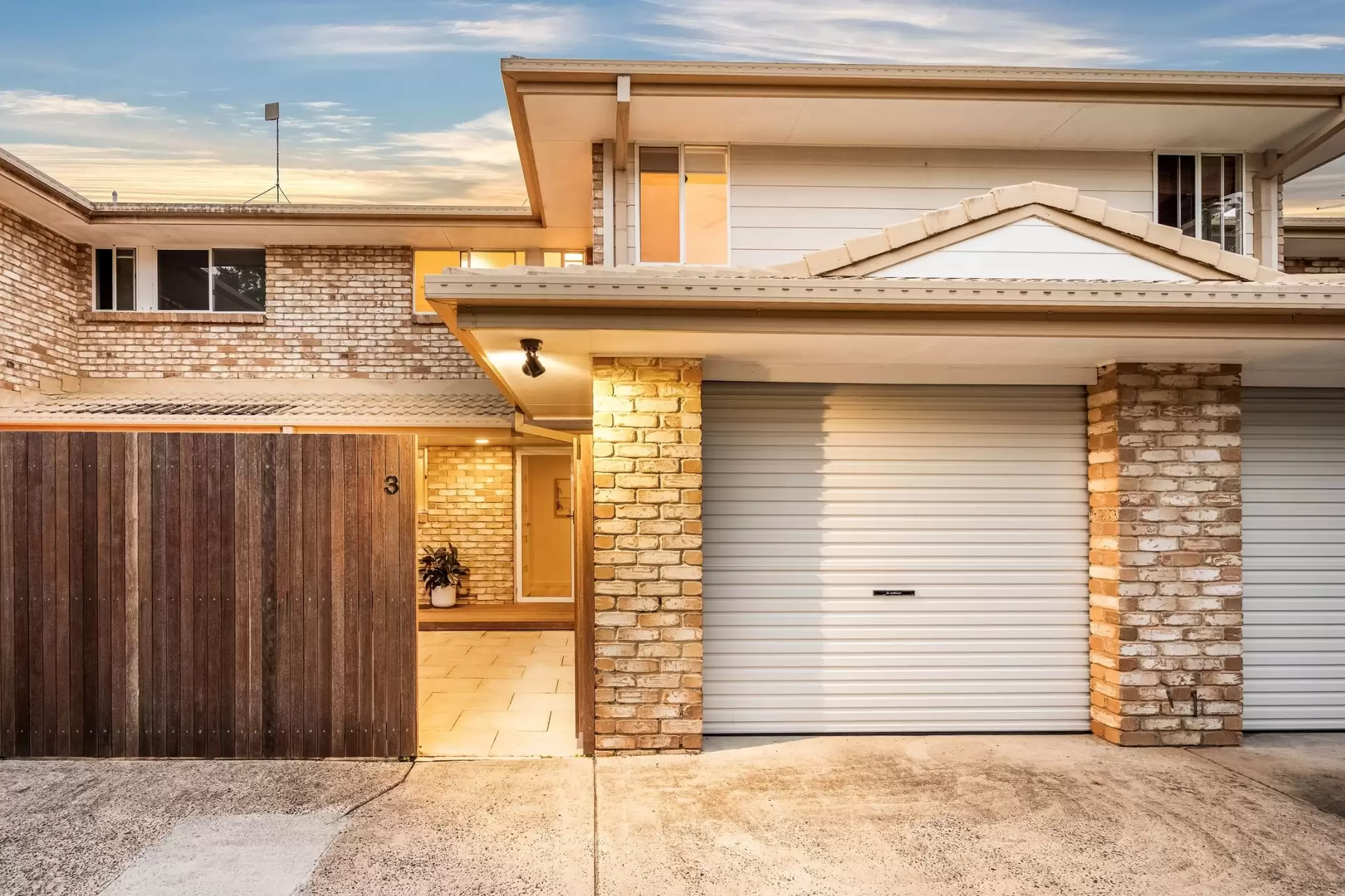 3/49 Belongil Crescent, Byron Bay For Sale by Sydney Sotheby's International Realty - image 2