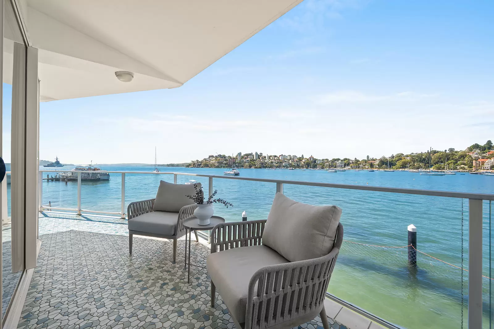 12/11 Sutherland Crescent, Darling Point Auction by Sydney Sotheby's International Realty - image 1