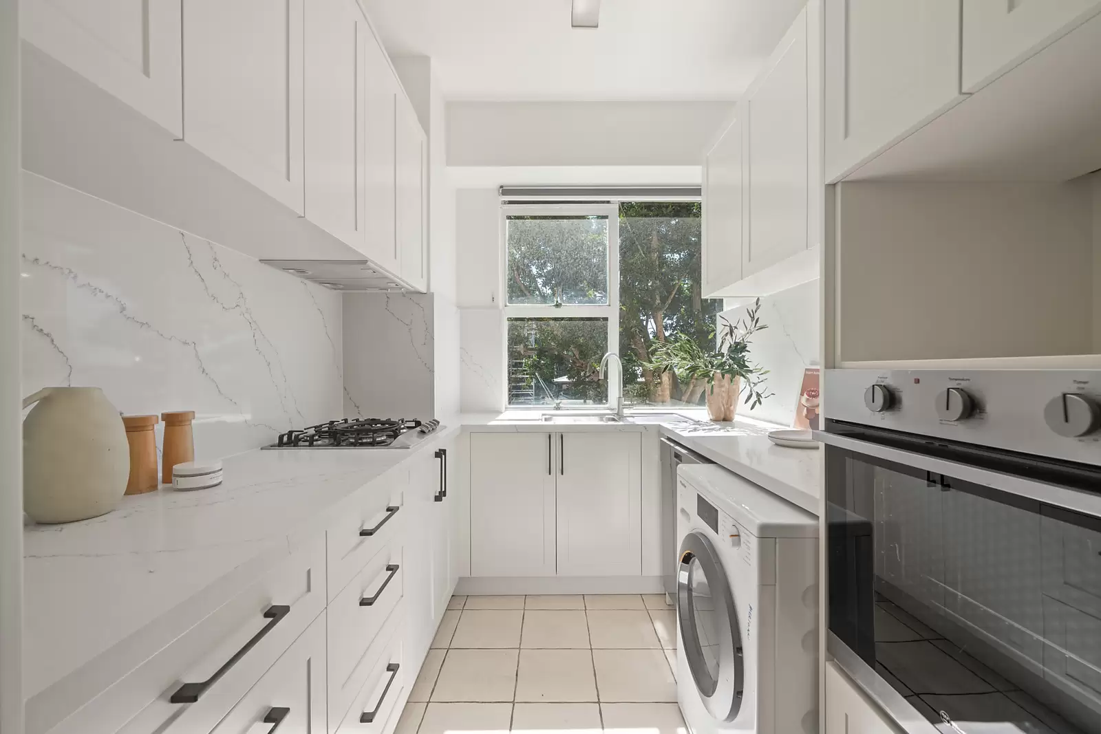 12/11 Sutherland Crescent, Darling Point Auction by Sydney Sotheby's International Realty - image 14
