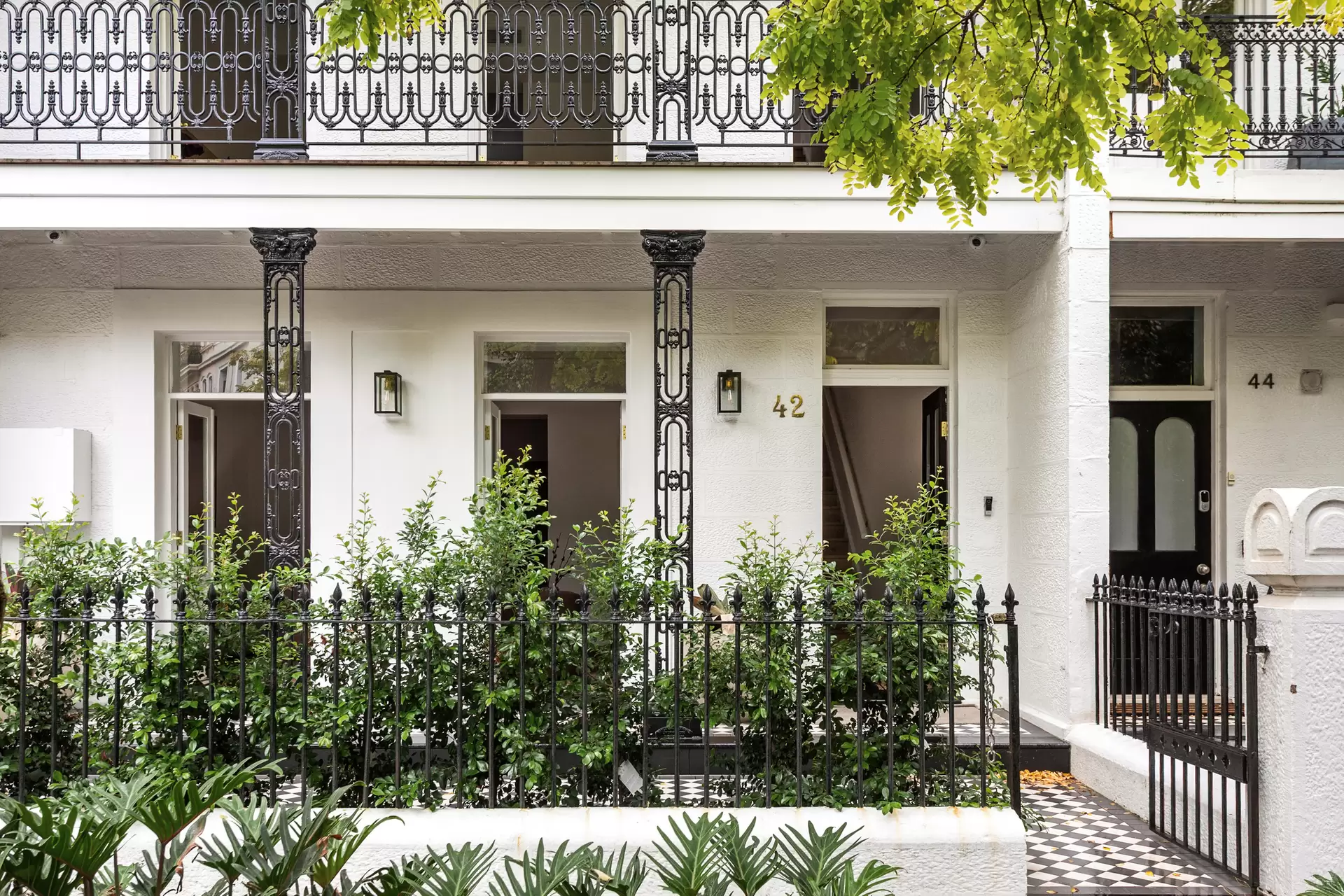 42 Kellett Street, Potts Point Auction by Sydney Sotheby's International Realty - image 1