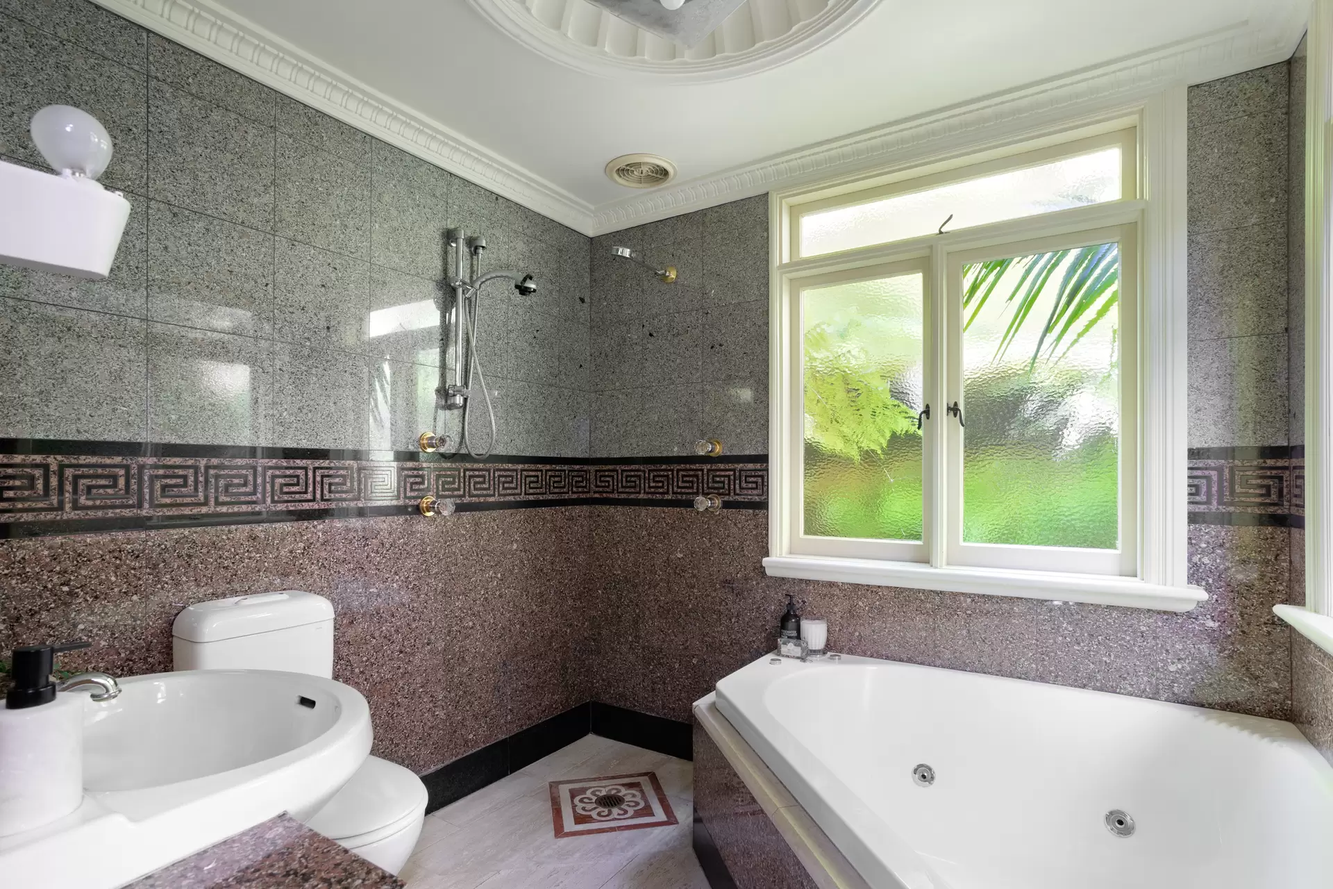 22A Upper Avenue, Mosman Auction by Sydney Sotheby's International Realty - image 1