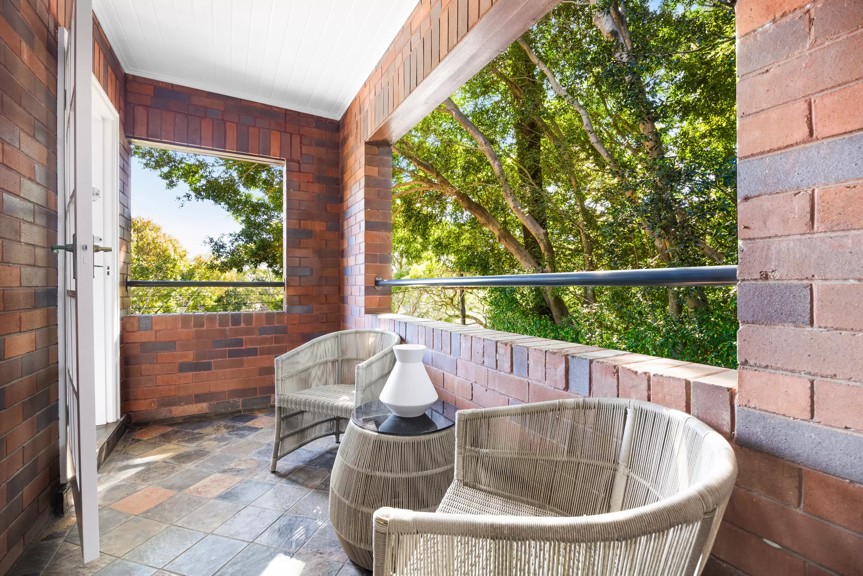 3/73 Wallaroy Road, Woollahra Sold by Sydney Sotheby's International Realty - image 2