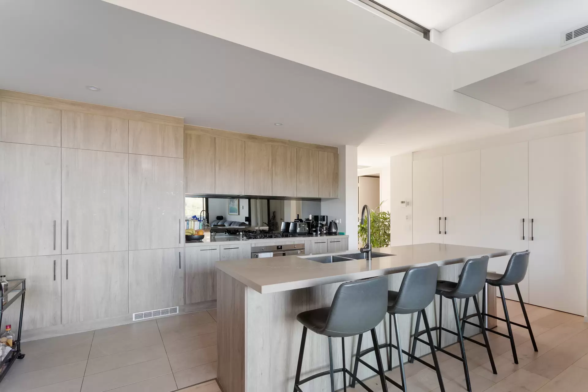 401/18 Neild Avenue, Darlinghurst Sold by Sydney Sotheby's International Realty - image 1