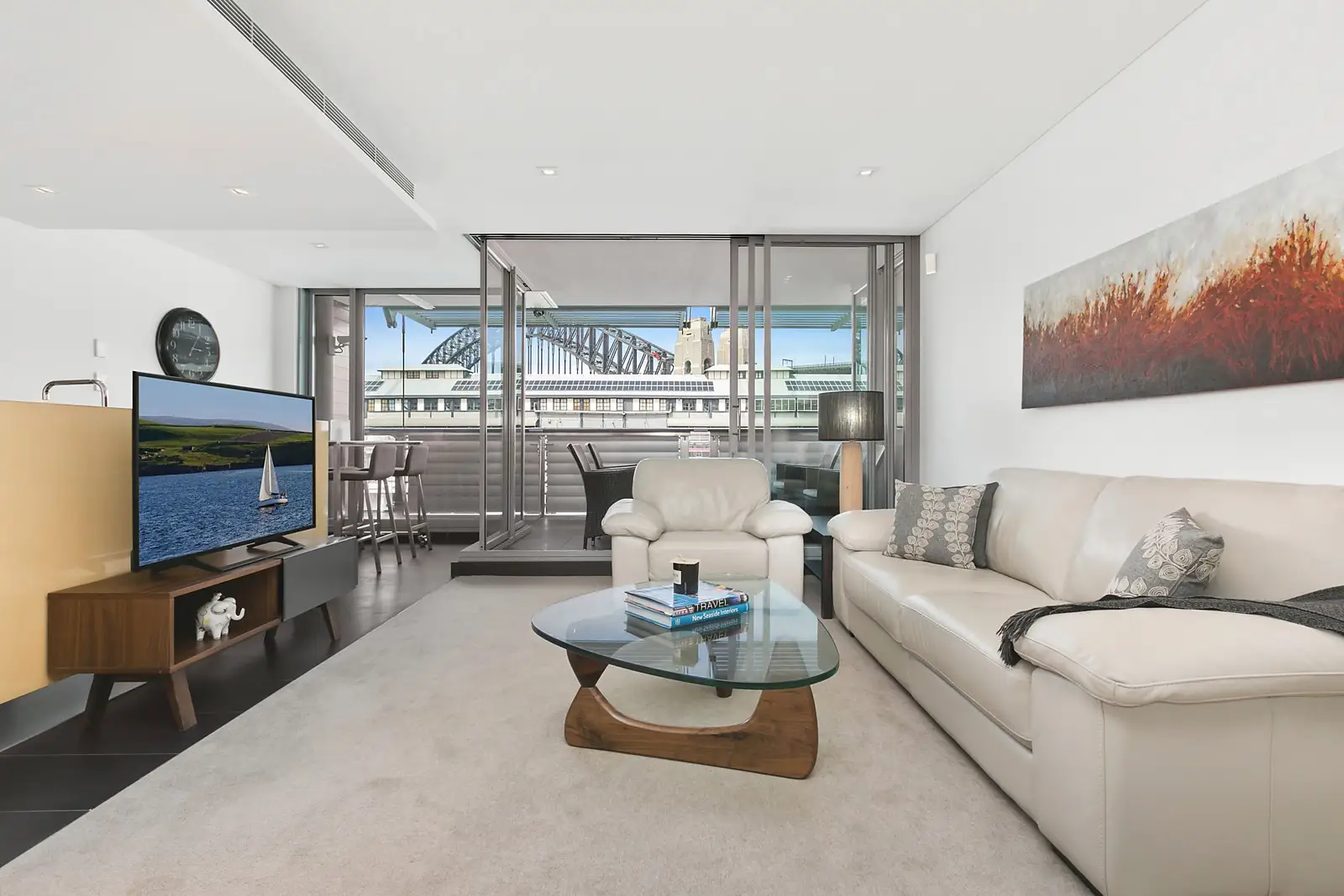 317/19 Hickson Road, Walsh Bay Leased by Sydney Sotheby's International Realty - image 2