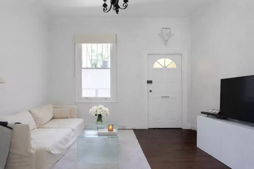 82 Nicholson Street, Woolloomooloo Leased by Sydney Sotheby's International Realty