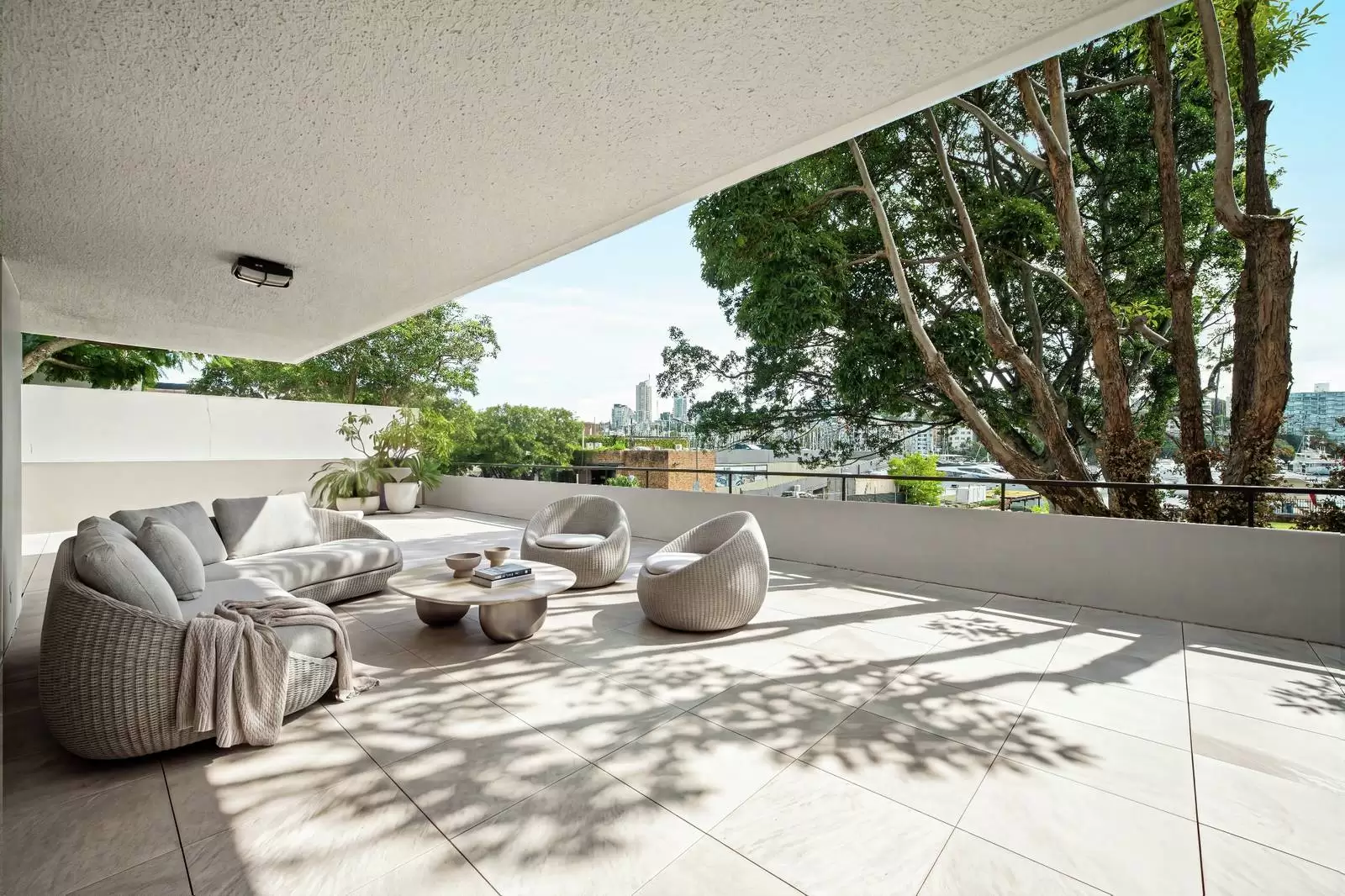 12/42–43 New Beach Road, Darling Point For Lease by Sydney Sotheby's International Realty - image 1