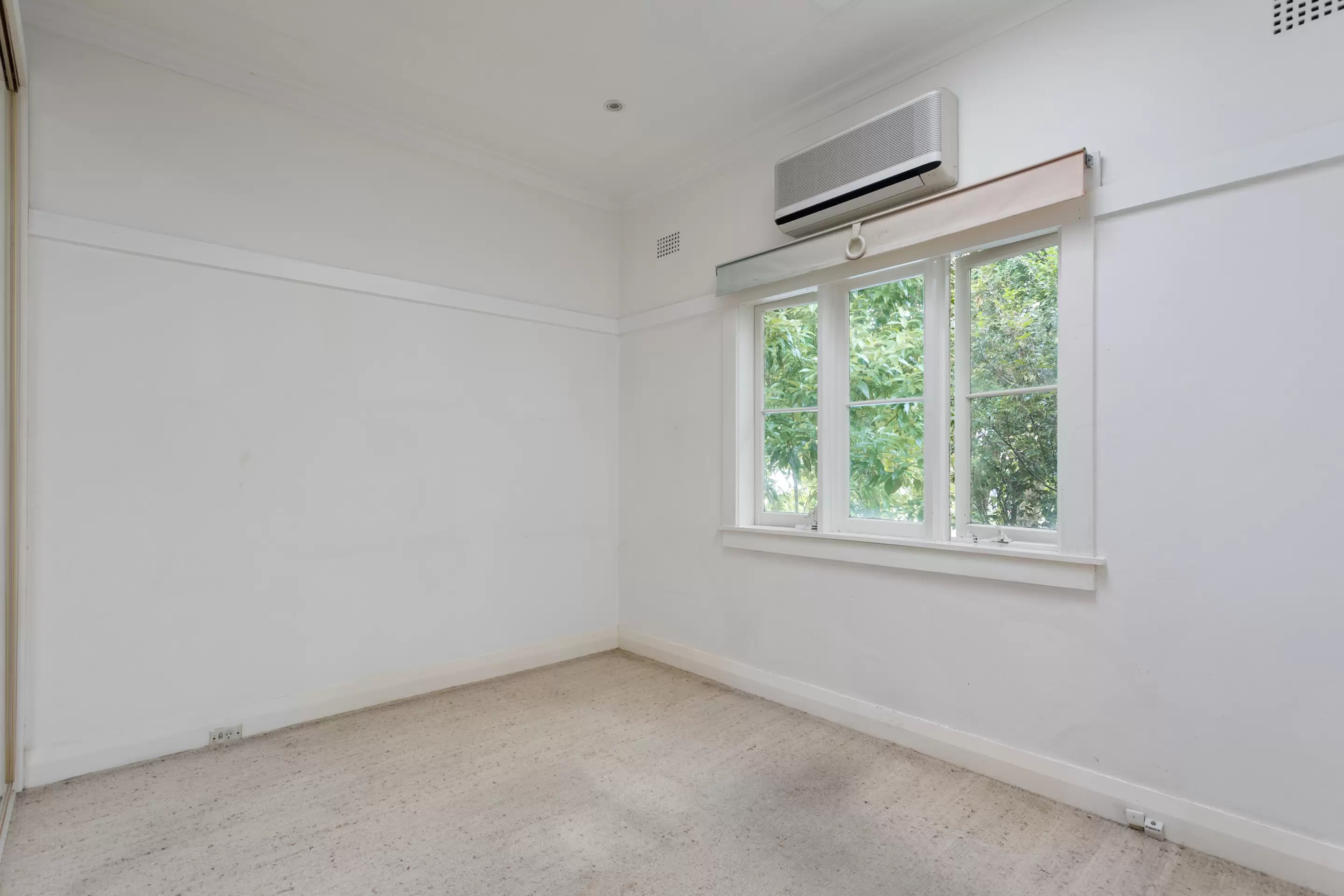 115 Manning Road, Woollahra Auction by Sydney Sotheby's International Realty - image 4