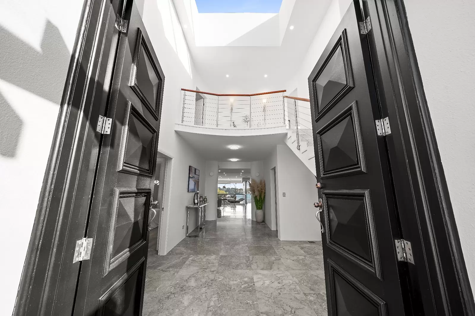 30 Pleasant Way, Blakehurst For Sale by Sydney Sotheby's International Realty - image 8