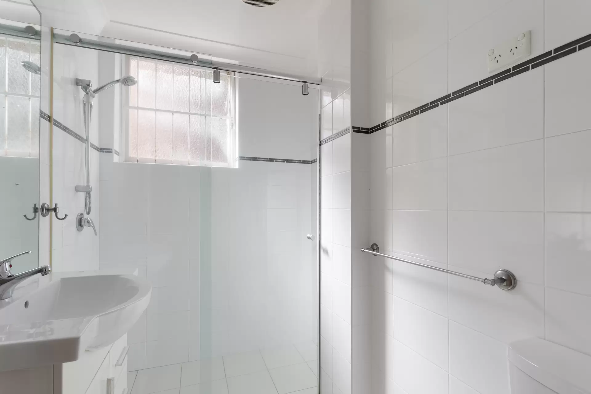 2/36 Manning Road, Double Bay Auction by Sydney Sotheby's International Realty - image 1