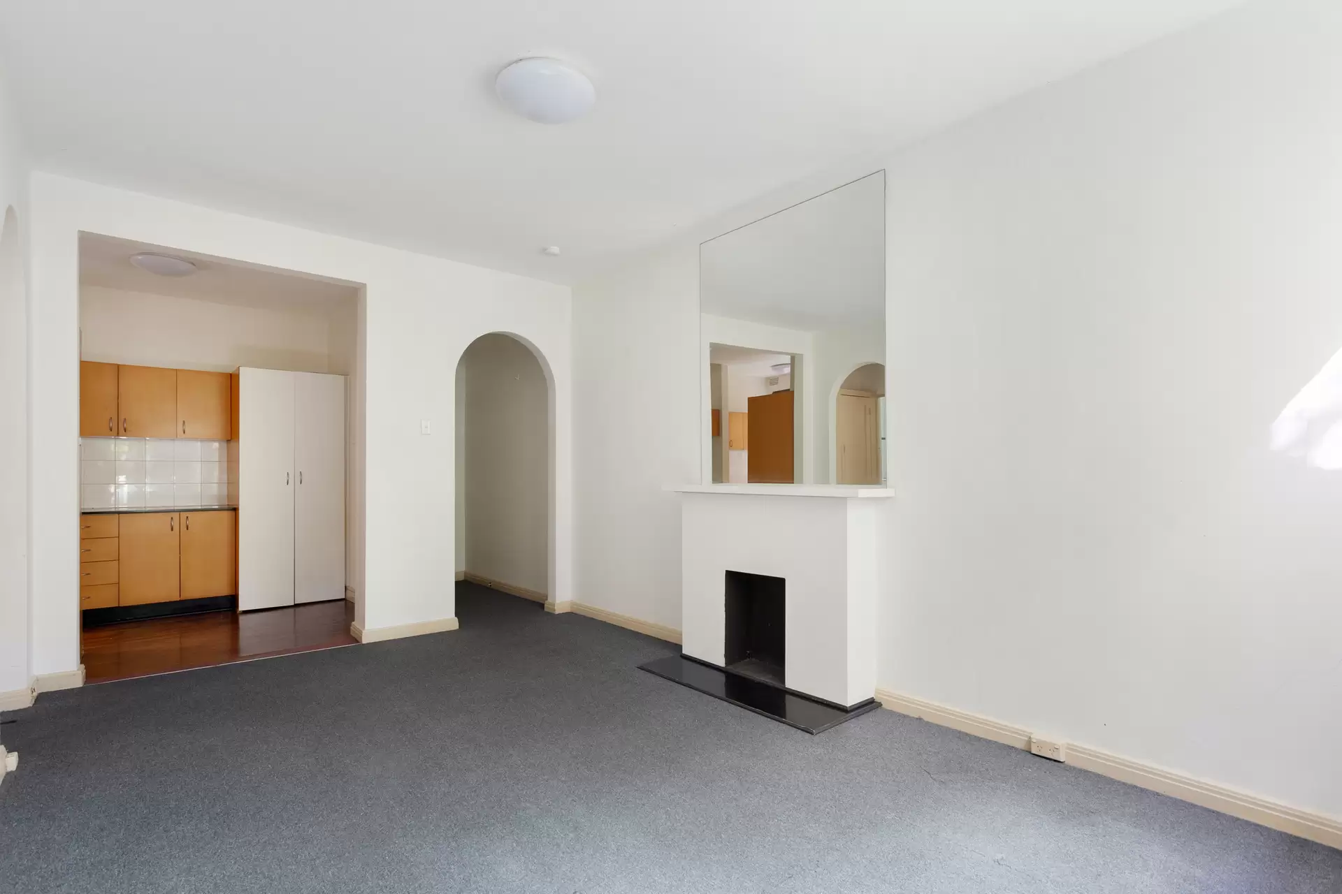 2/36 Manning Road, Double Bay Auction by Sydney Sotheby's International Realty - image 1