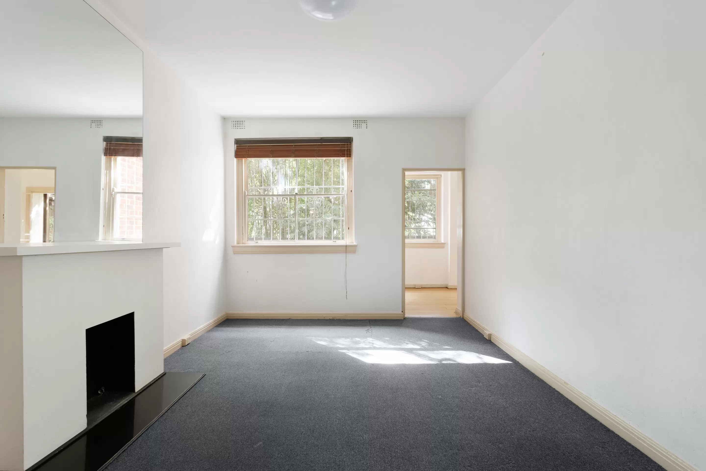 2/36 Manning Road, Double Bay Auction by Sydney Sotheby's International Realty - image 4