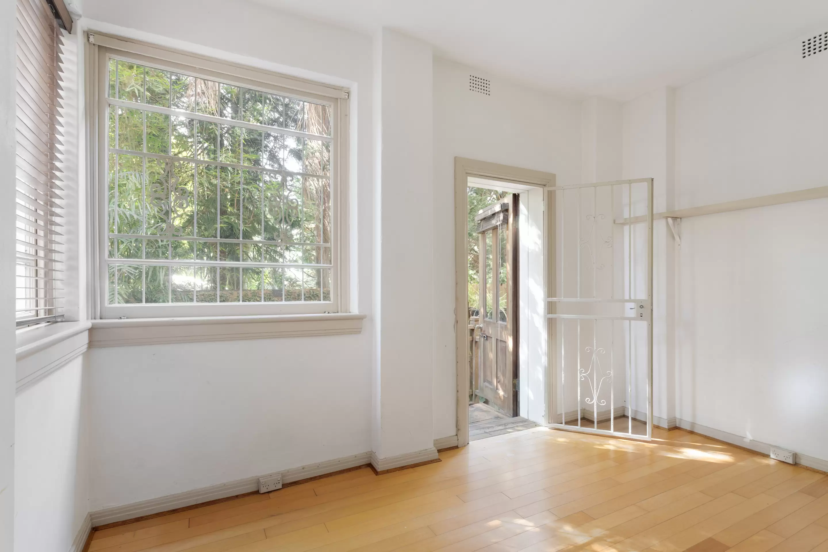 2/36 Manning Road, Double Bay Auction by Sydney Sotheby's International Realty - image 7